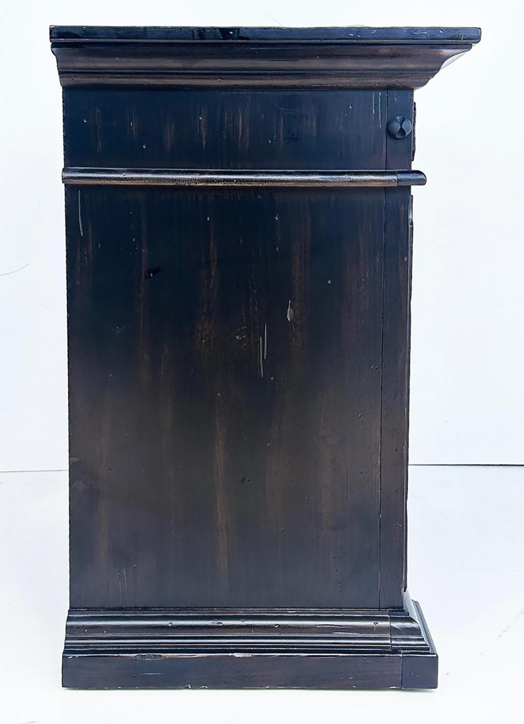 Pino Hooker Furniture 