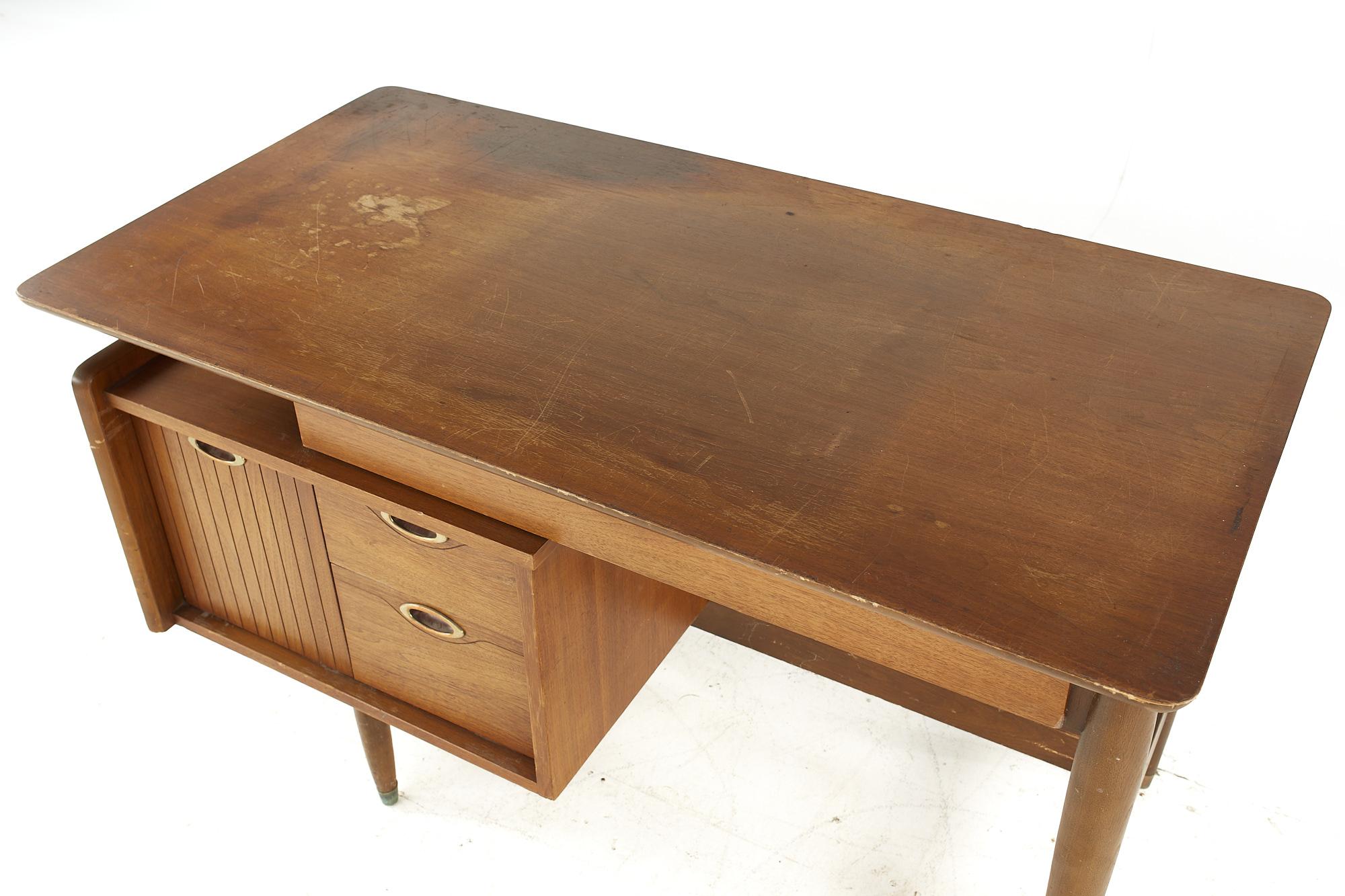 Late 20th Century Hooker Mainline Mid Century Walnut Single Pedestal Desk