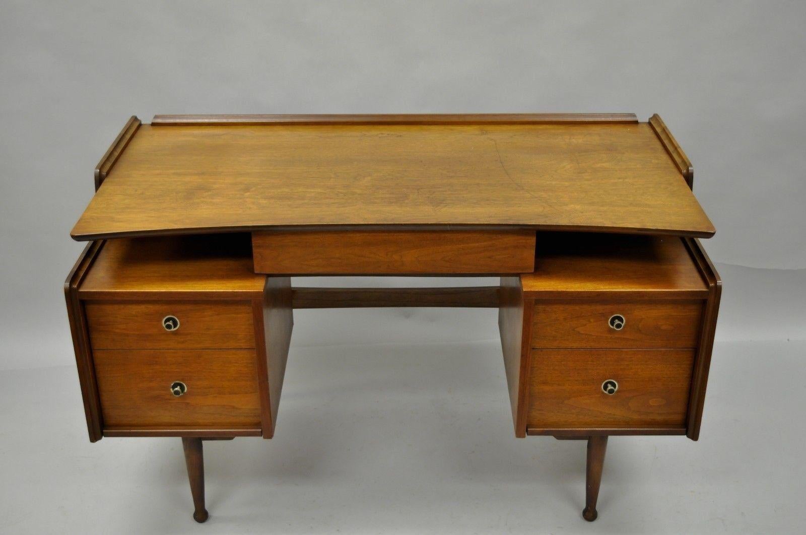 Hooker Mainline Walnut Floating Writing Desk Mid-Century Modern Curved Table 4