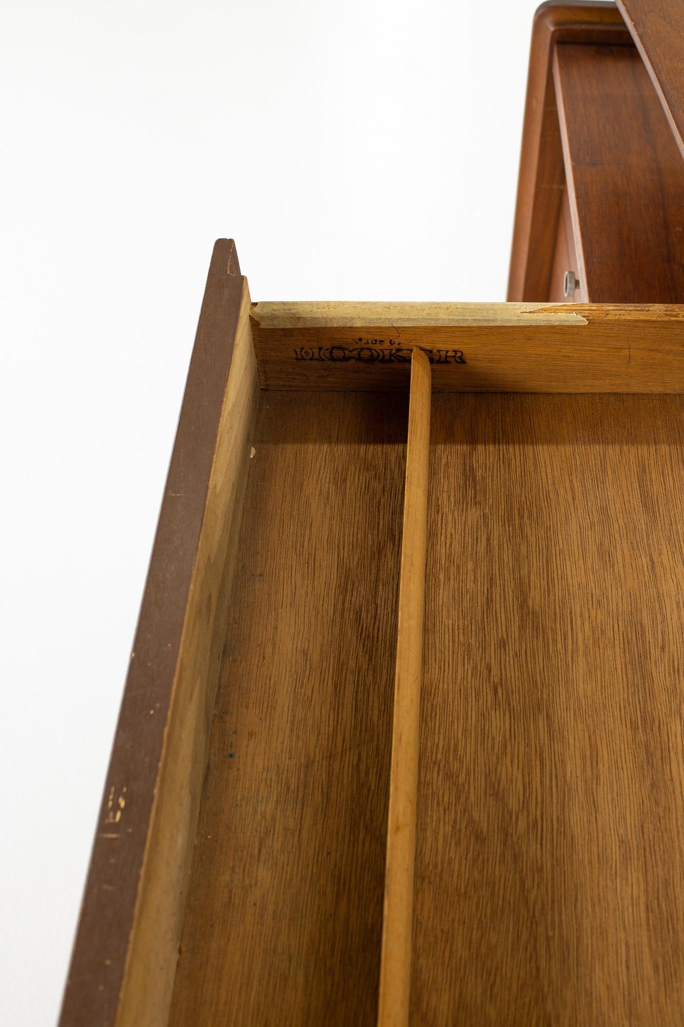 Mainline by Hooker, schwebender Schreibtisch aus Walnussholz mit doppeltem Sockel, Mitte des Jahrhunderts im Angebot 7