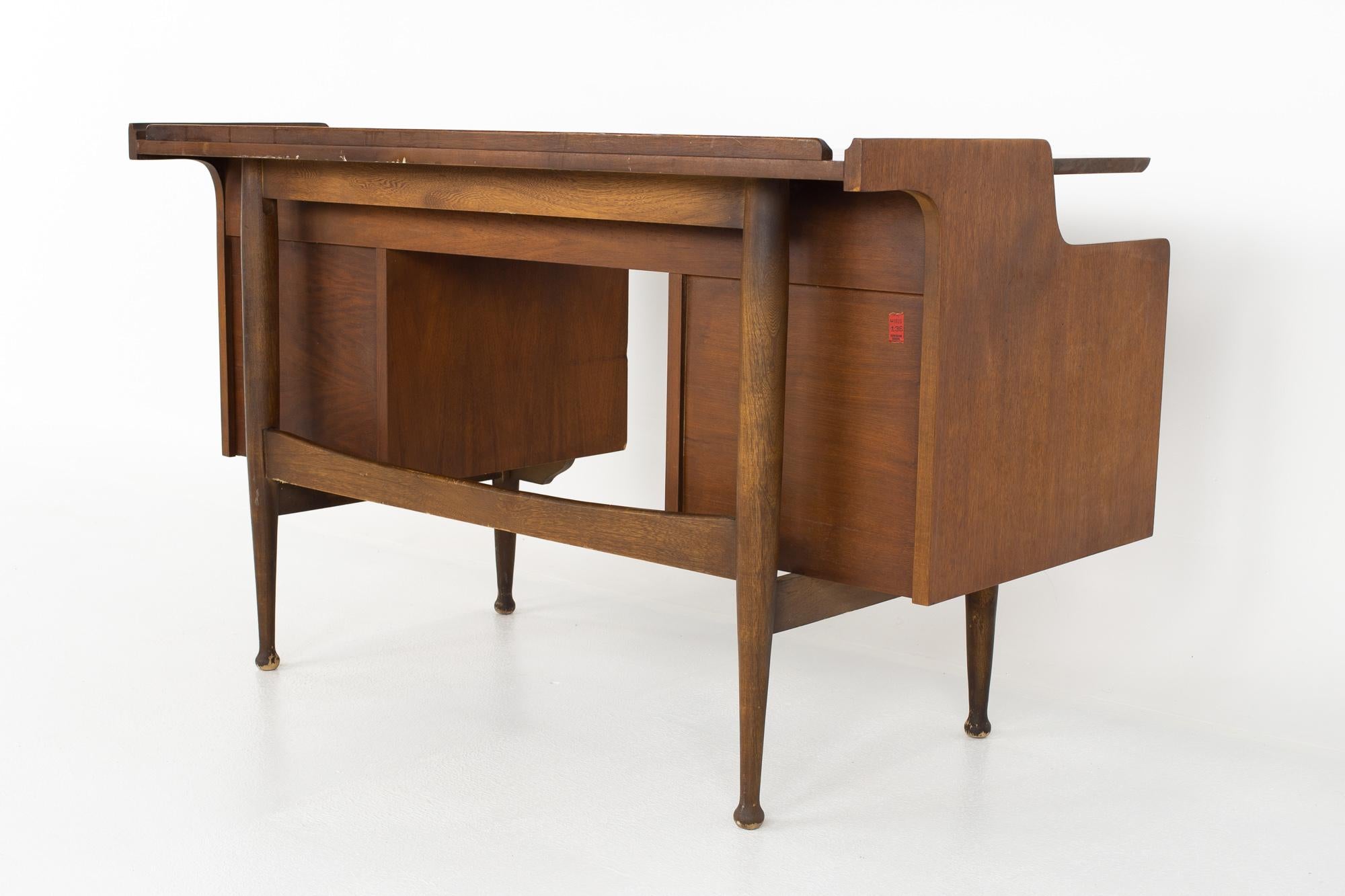 Mainline by Hooker Mid Century Walnut Double Pedestal Floating Top Desk In Good Condition For Sale In Countryside, IL