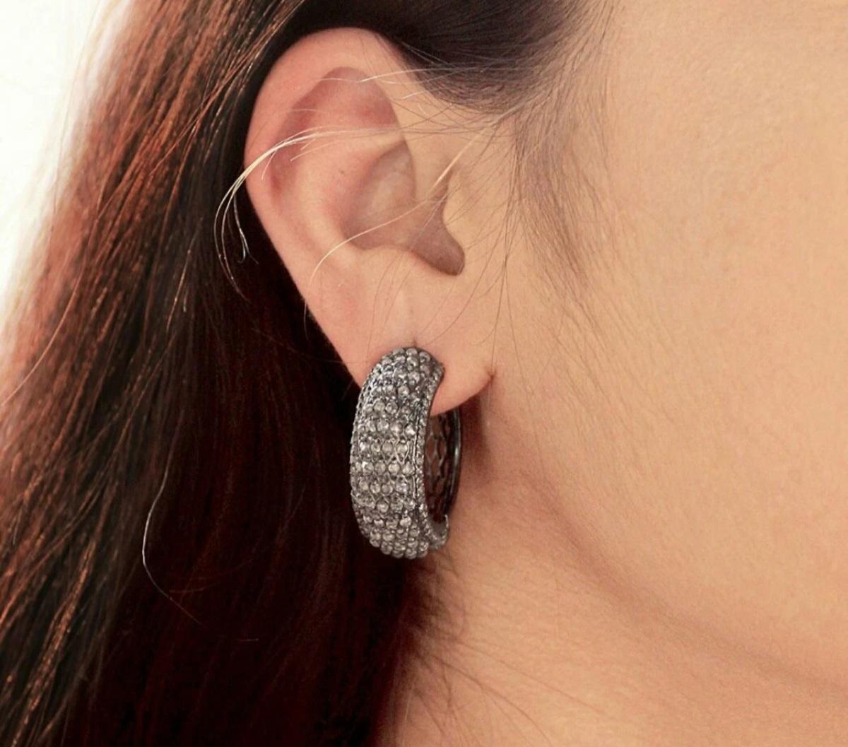 Boucle d'oreille en argent 925 avec diamant pavé Boucle d'oreille en diamant à la mode Cadeau de fête des mères. en vente 1