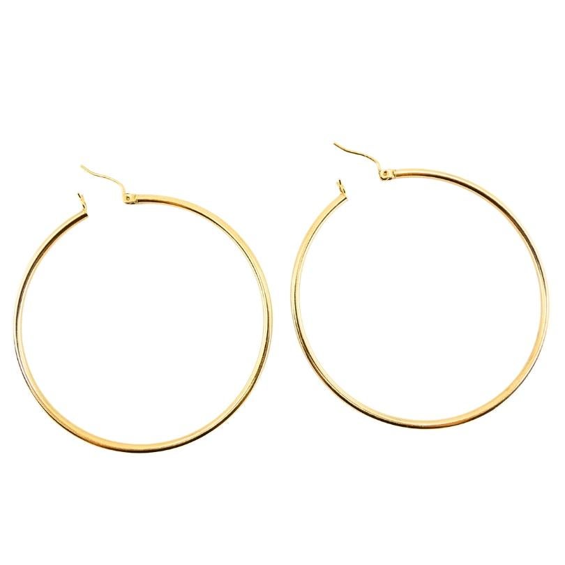 Orecchini a cerchio in oro 14k a filo Dimensione media in vendita 1