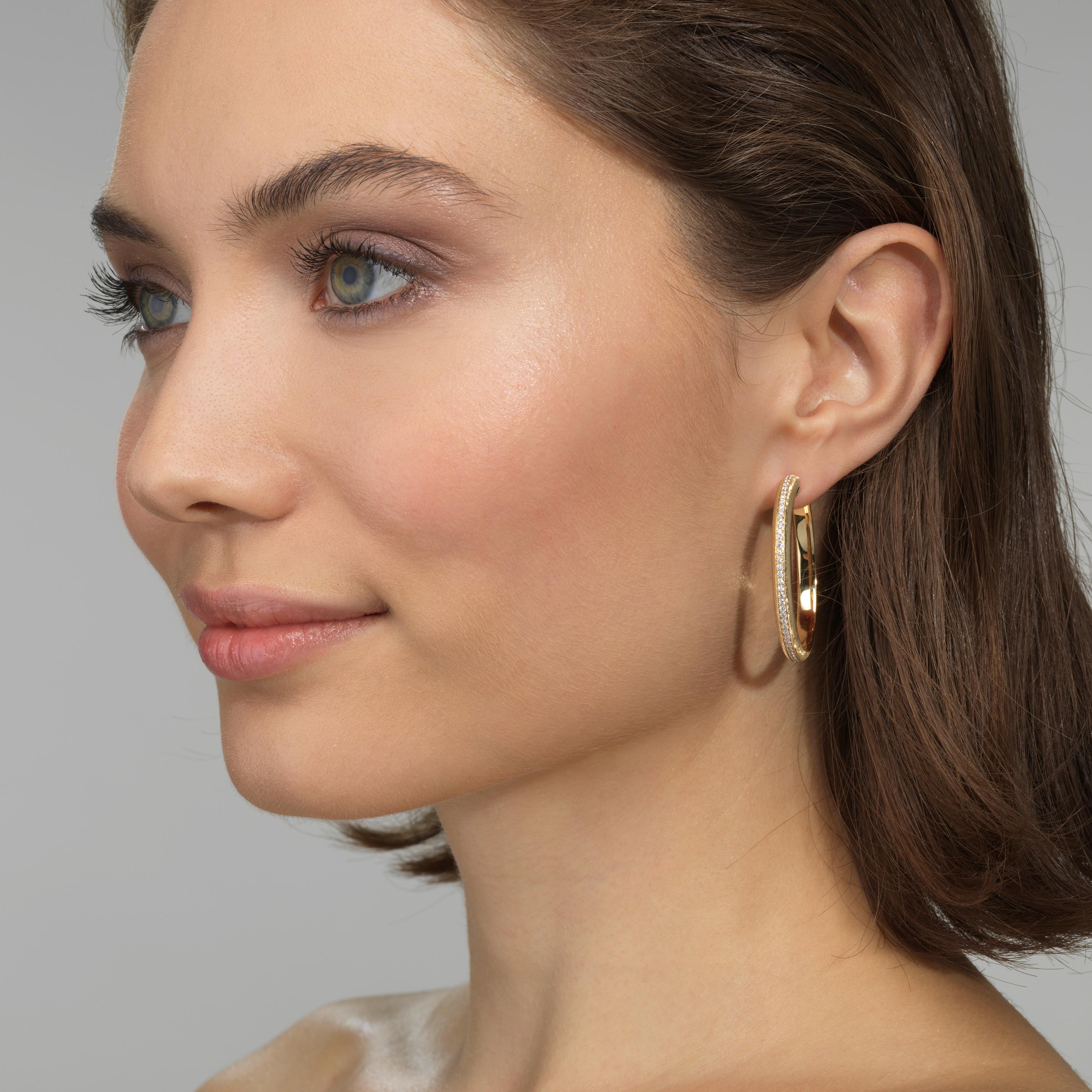 Women's 18K Yellow Gold Diamond Earrings For Sale
