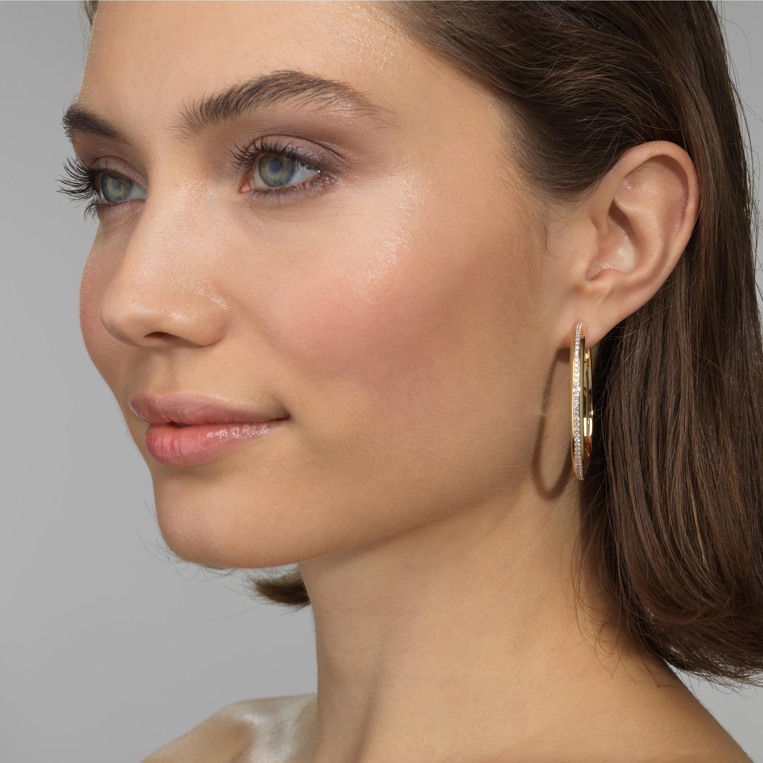 18 Karat Gelbgold Diamant-Ohrringe im Angebot 1
