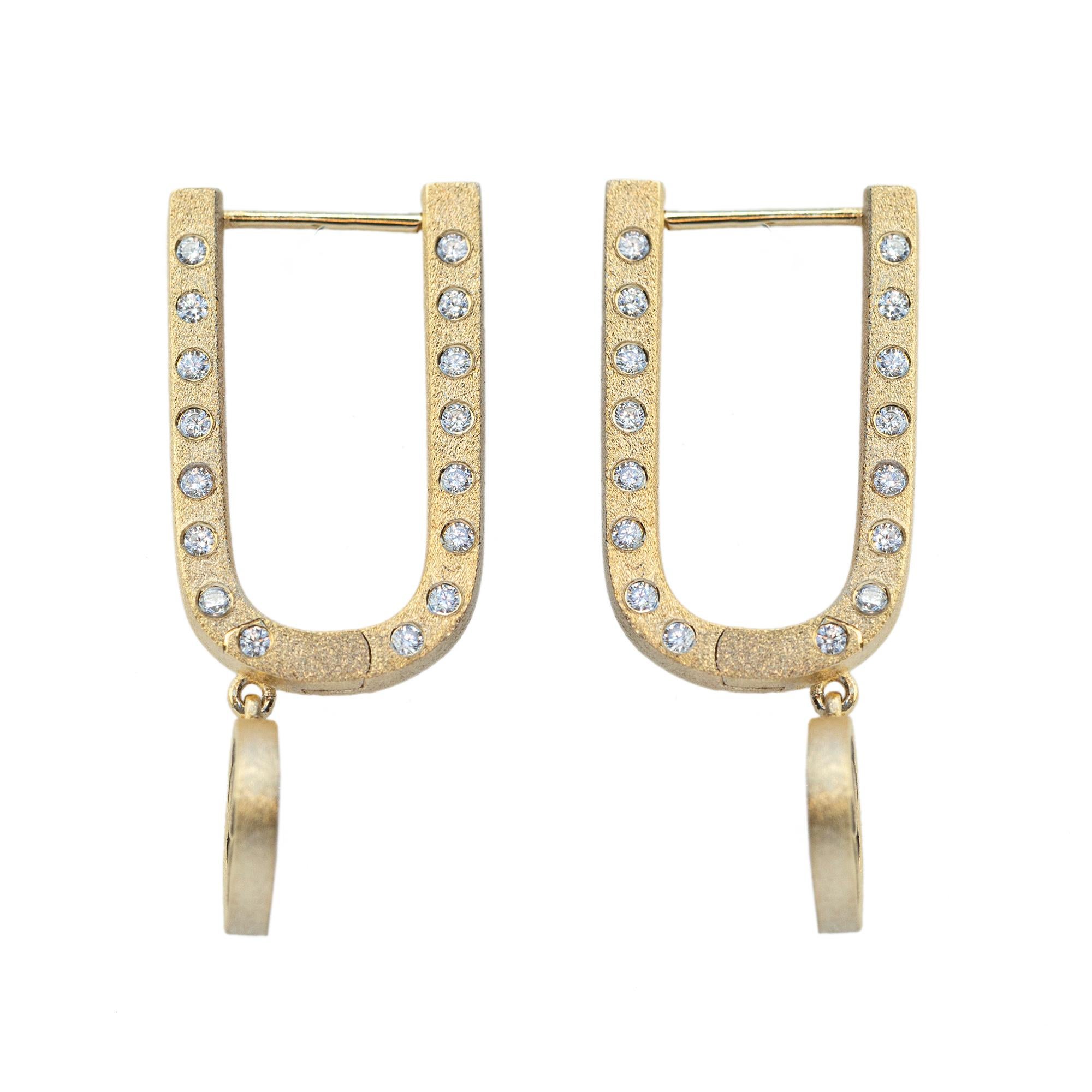 Queen Tiy Hoop earrings are part of our Malikat = Queens' Collection. It's inspired by the powerful legacy of the influential queens of ancient Egypt. Named after Queen Tiy; the ancient Egyptian queen who was the favored wife of king Amenhoteb III
