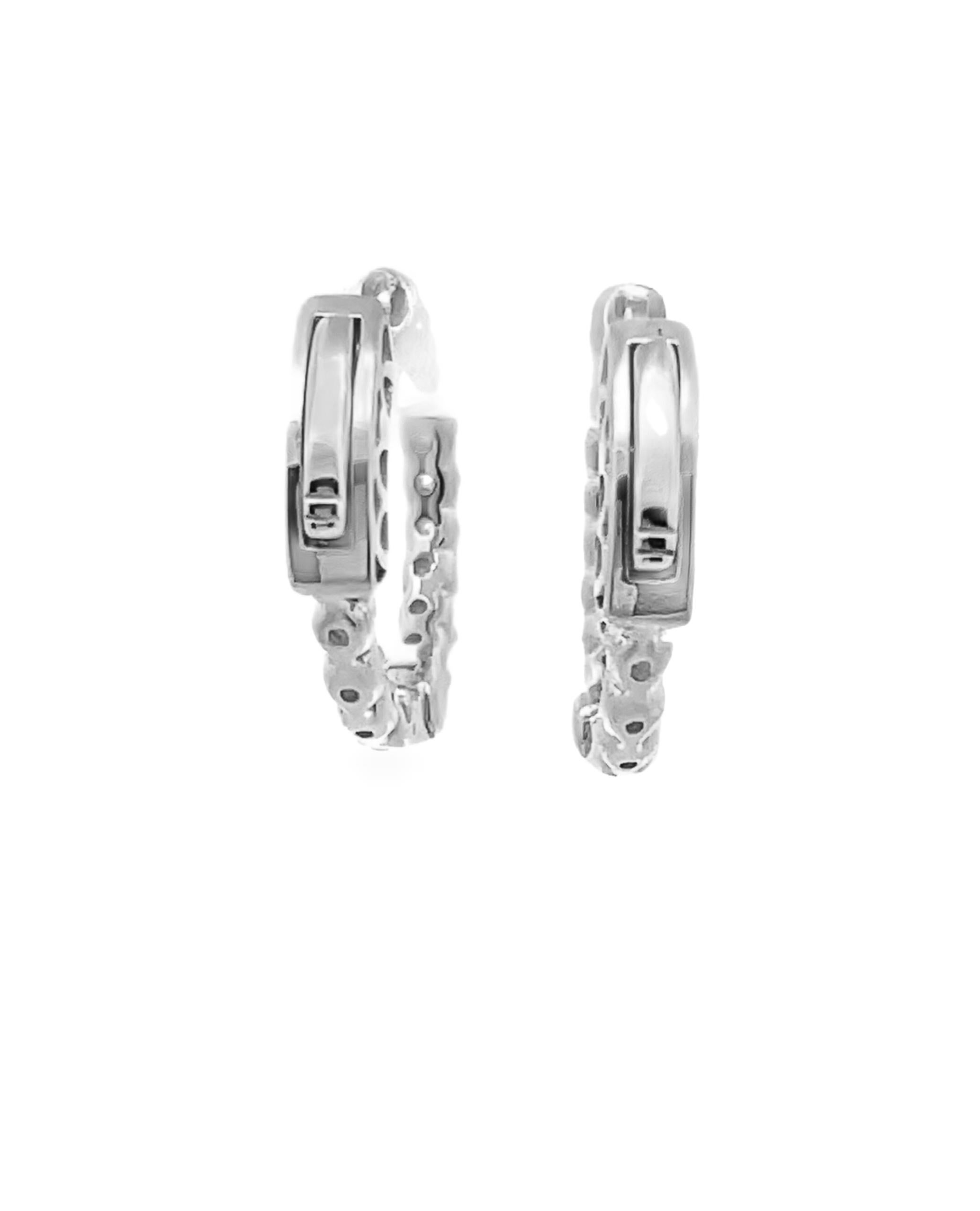 Taglio rotondo Hoop Earrings in 14K White Gold with Round Diamonds 0.83 Carats Total in vendita