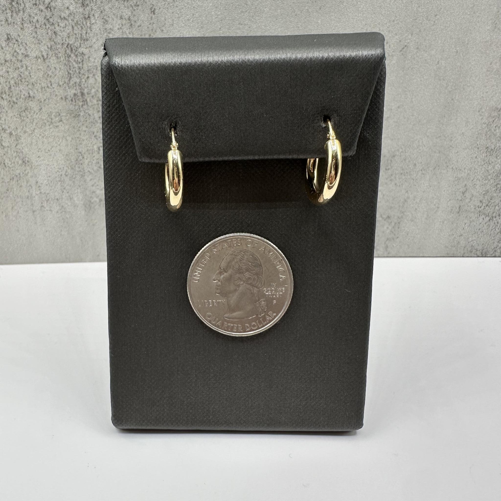 Créoles en or jaune 14kt - 16mm, 2.9mm, 1.3g, New Pour femmes en vente