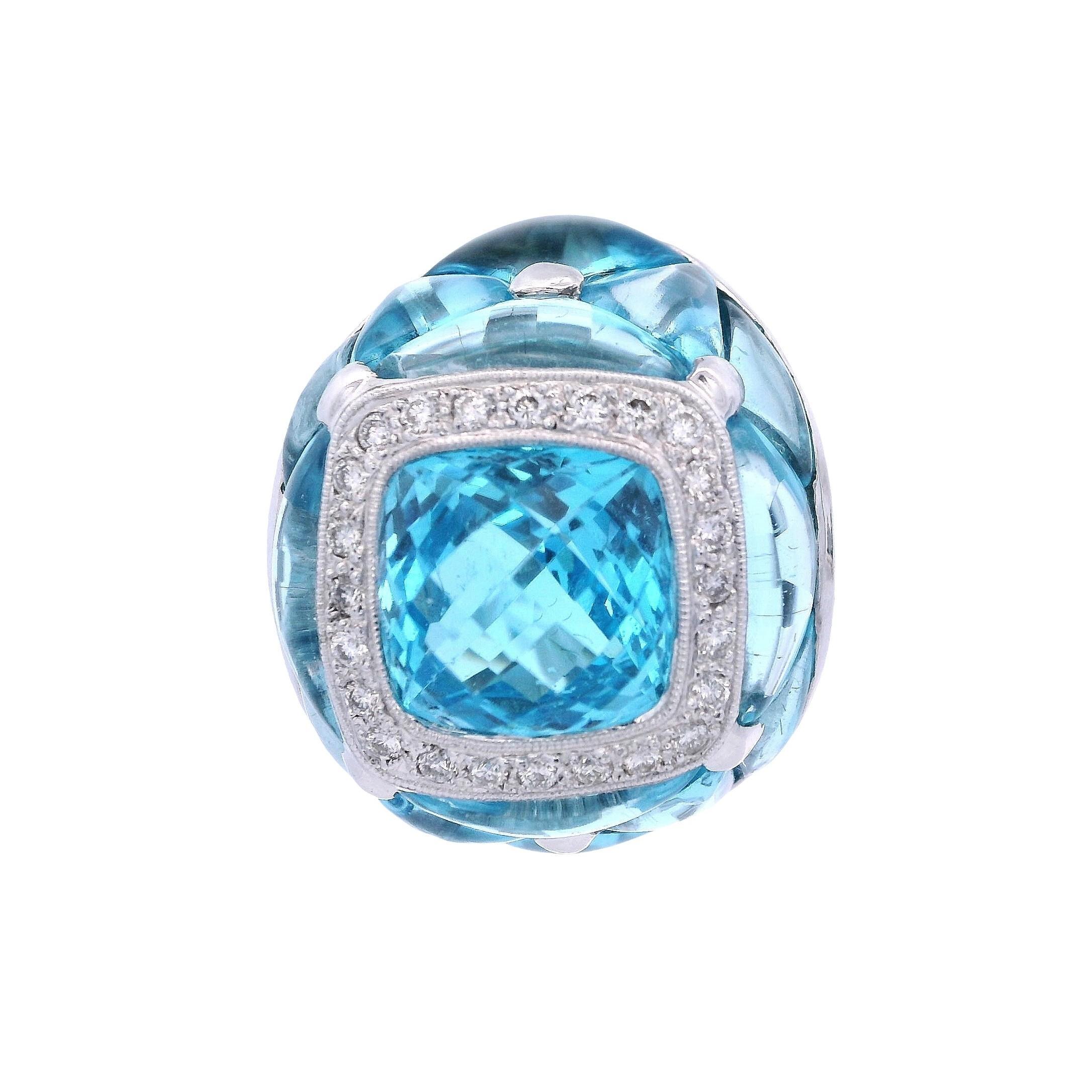 Orecchini a cerchio in oro bianco 18kt con topazio blu e diamanti in vendita 5