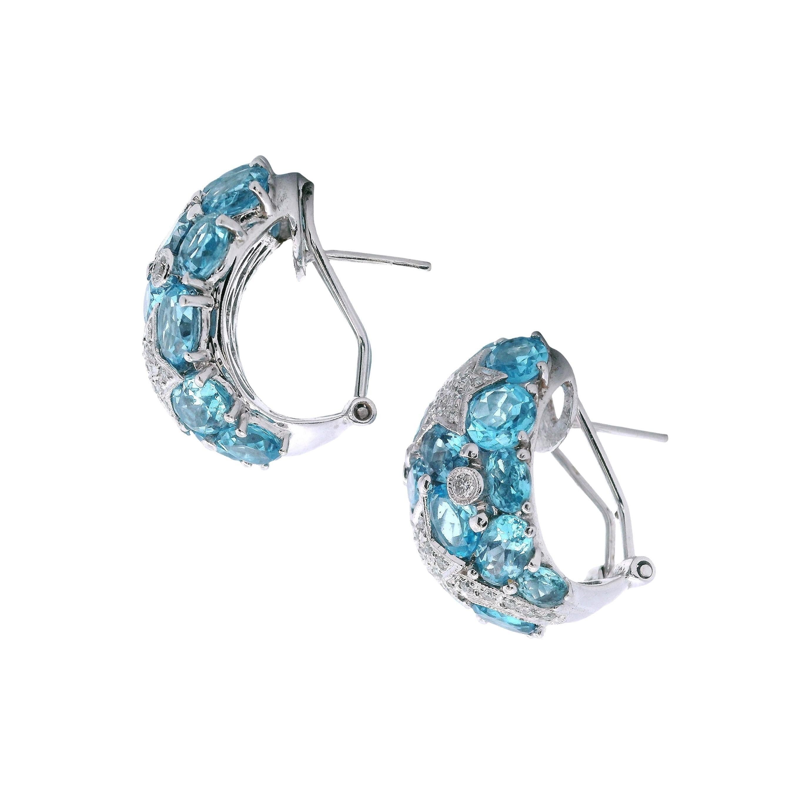 Orecchini a cerchio in oro bianco 18kt con topazio blu e diamanti In condizioni buone in vendita a Aventura, FL