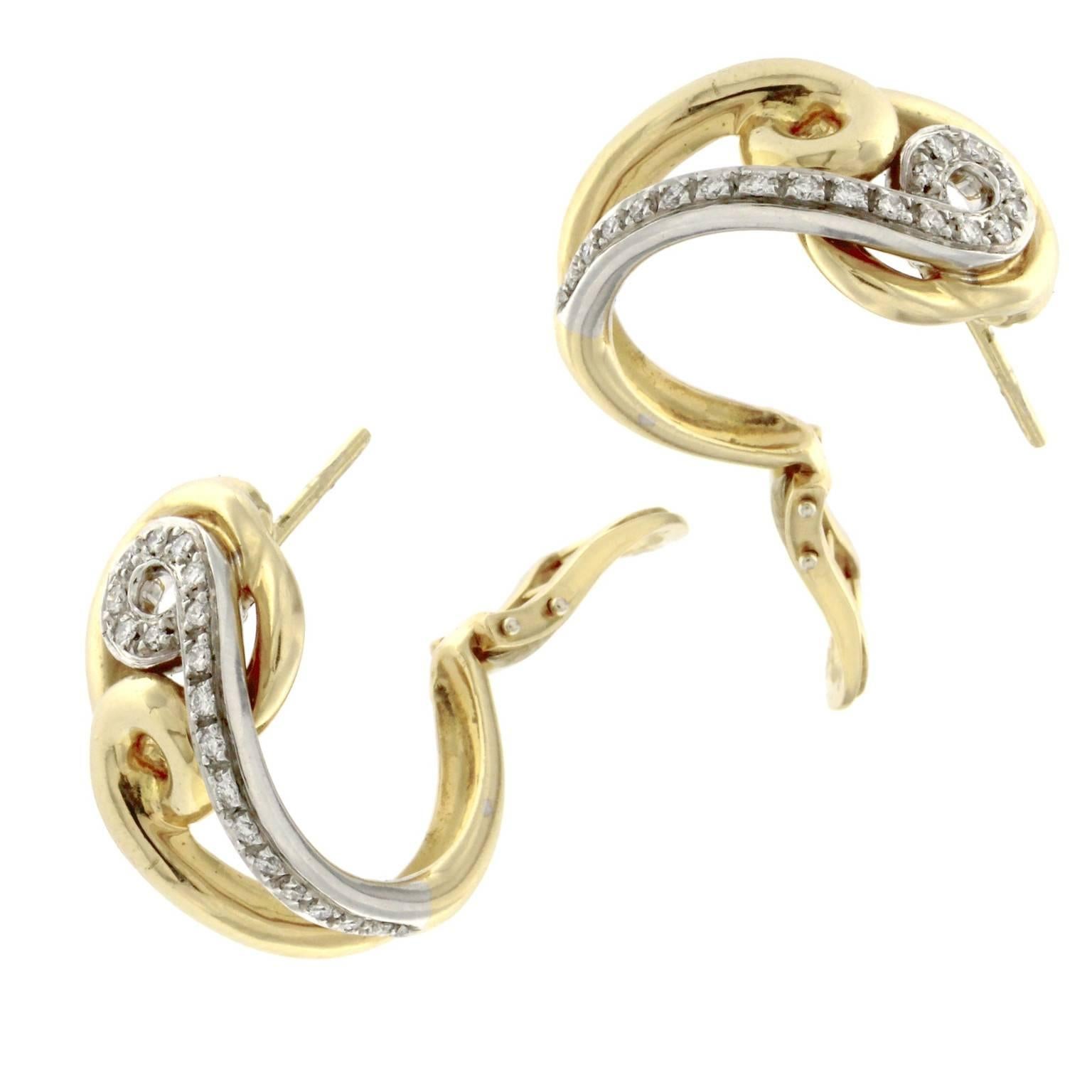 Boucles d'oreilles cerceau en or jaune et blanc avec diamants en vente 3