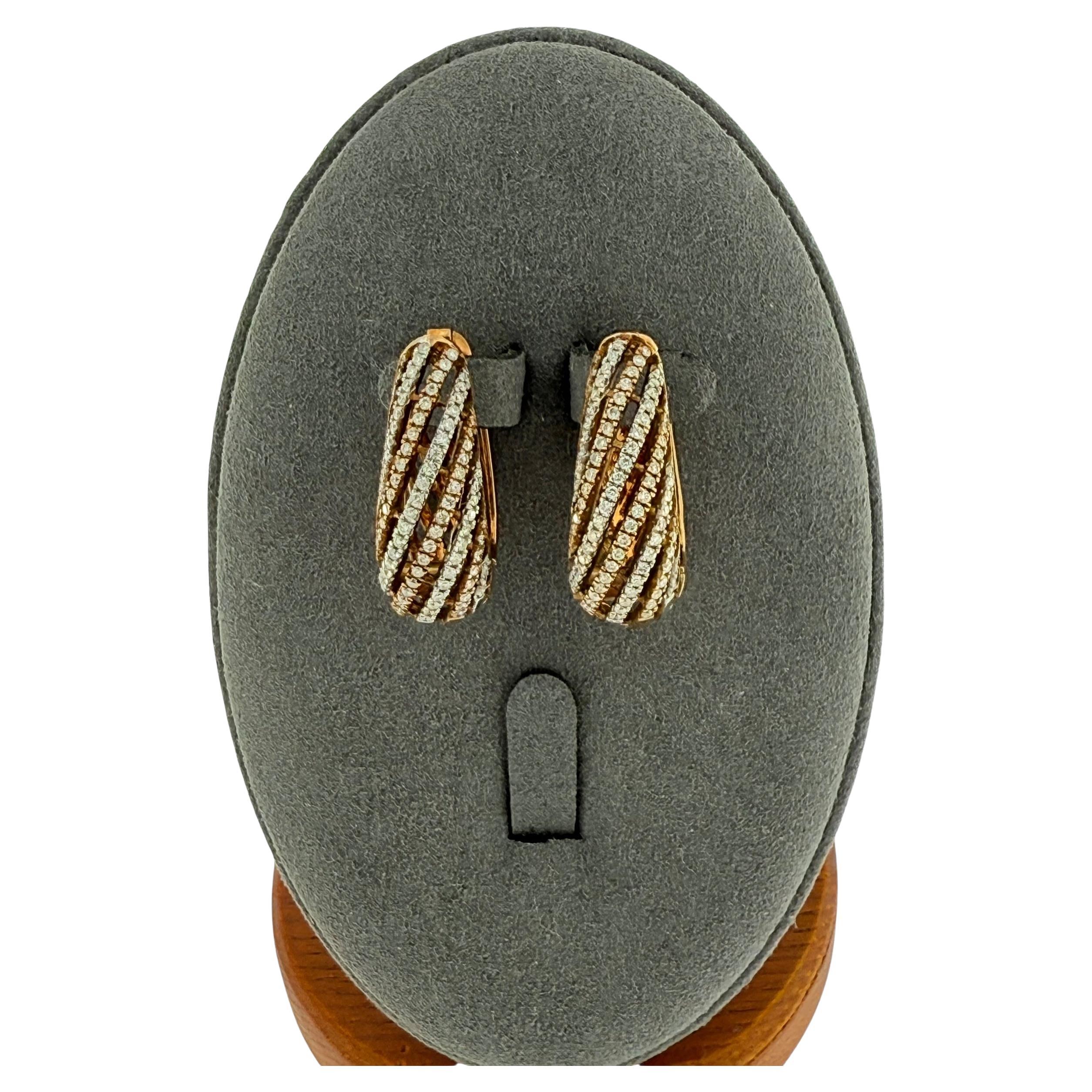 Orecchini a cerchio in oro rosa e bianco con diamanti