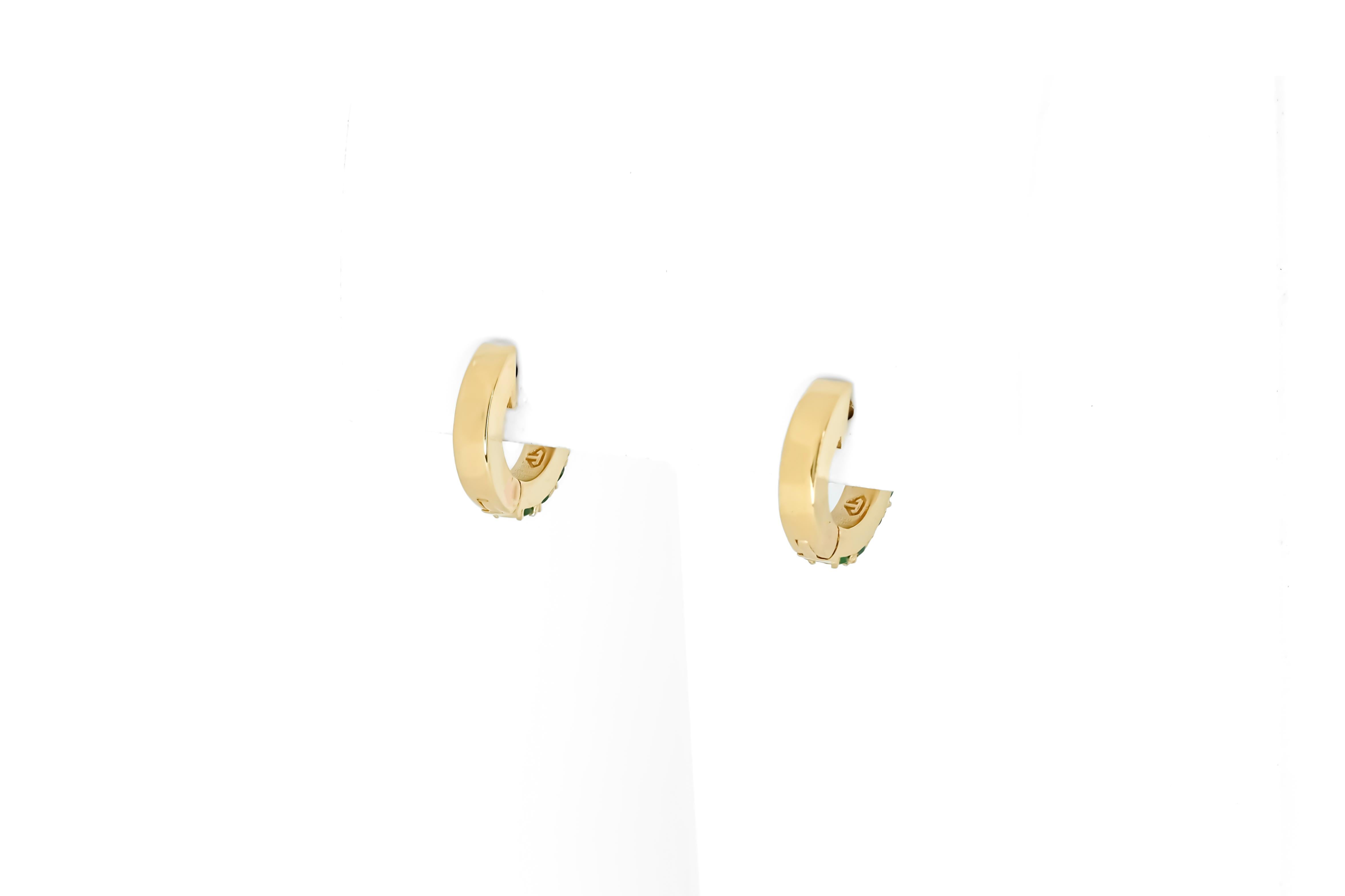 Huggy Hoop Earrings with green gems in 14k gold  For Sale 4