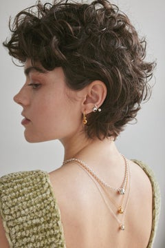 Hoop earrings with spheres and baltic amber gold