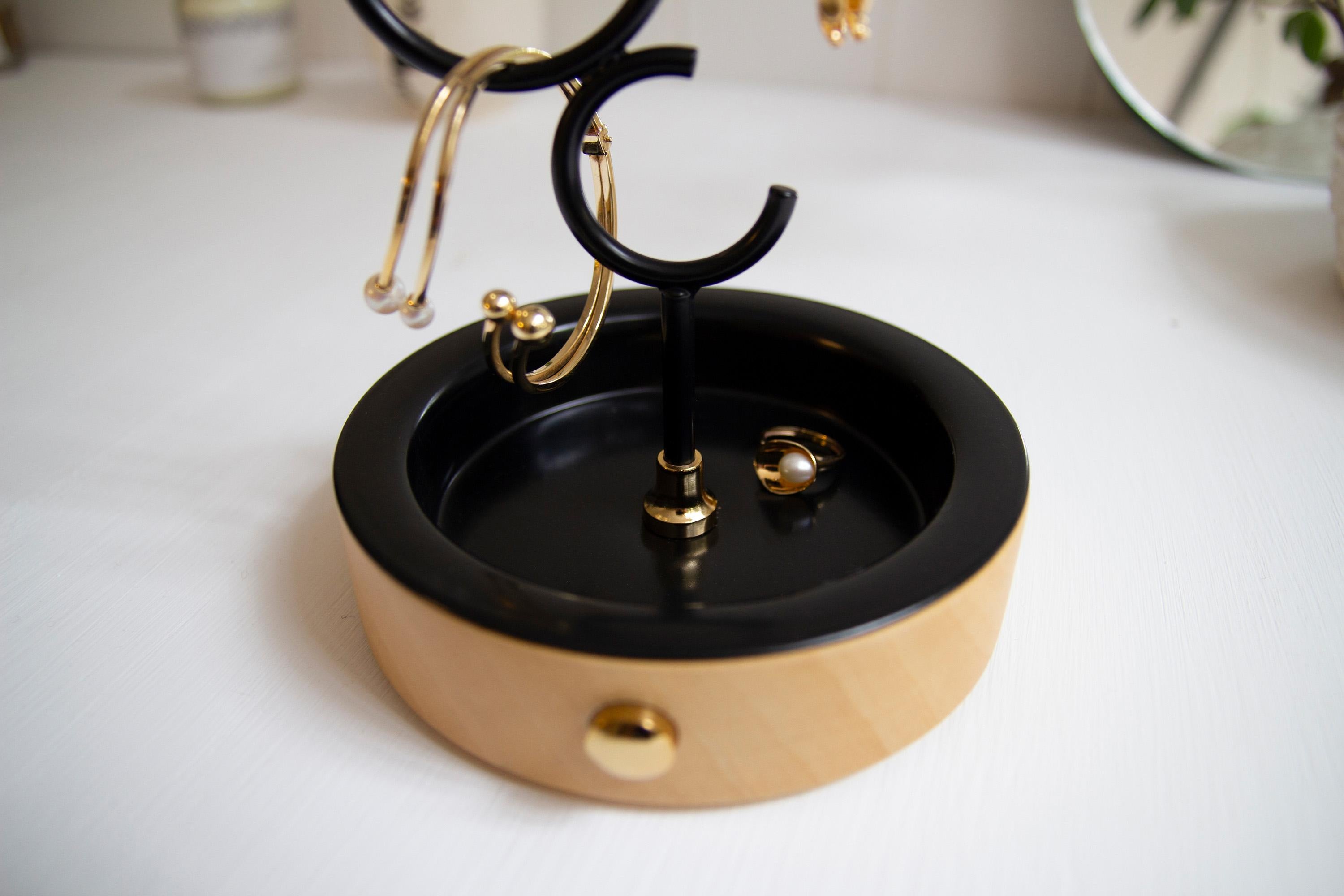 Hoop Jewelry Holder & Organizer, Black In New Condition For Sale In Mugla, Bodrum