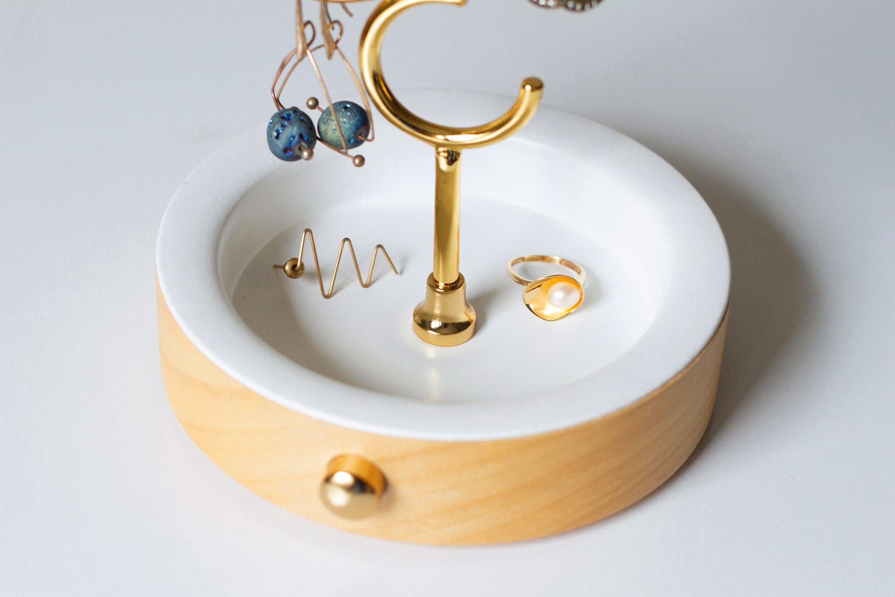 Plated Hoop Jewelry Holder & Organizer, White & Gold For Sale