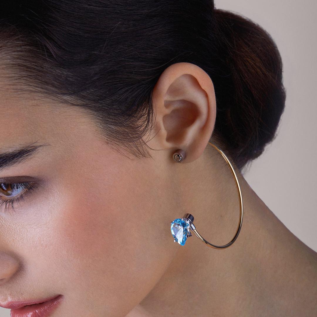 Women's or Men's Hoop Mono Earring with Blue Sky Topaz Removable, 18k For Sale