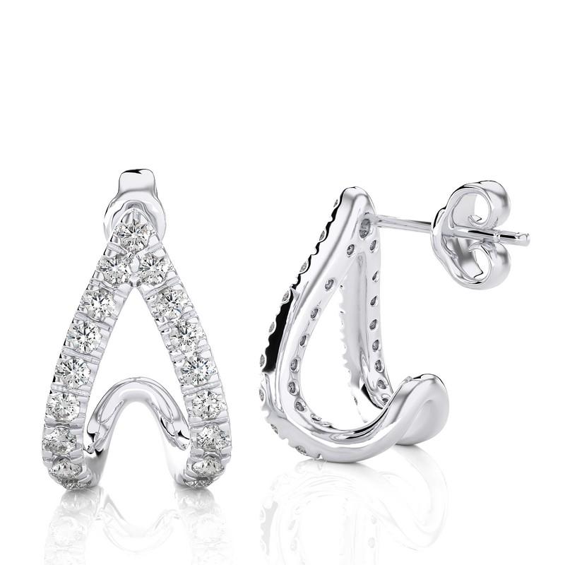 Karat-Gewicht: Diese exquisiten Creolen und Ohrringe weisen ein Gesamtkaratgewicht von 0,3 Karat auf und verleihen Ihrem Ensemble einen Hauch von strahlender Eleganz.

Diamanten: Der Ohrring wird von 34 sorgfältig ausgewählten Diamanten geschmückt,