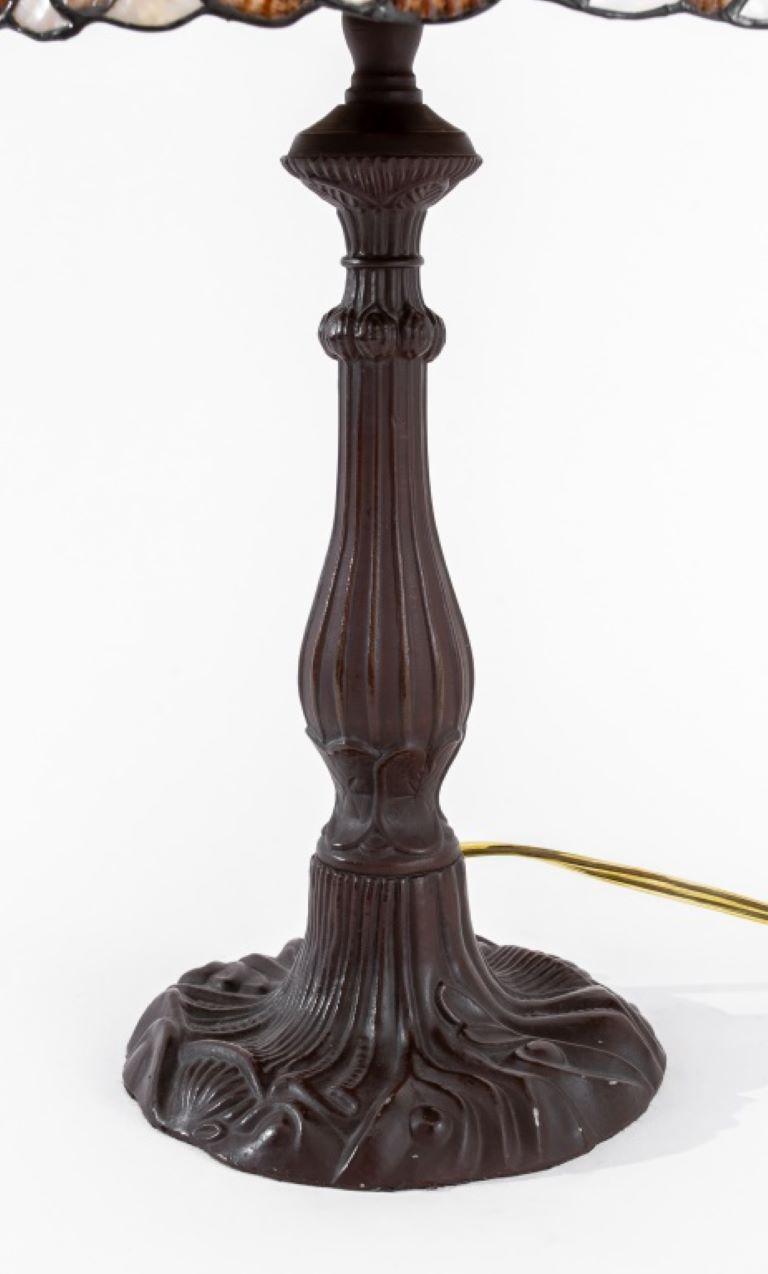 20ième siècle Lampe de table Hoosin Lamps, coquillage et nacre en vente