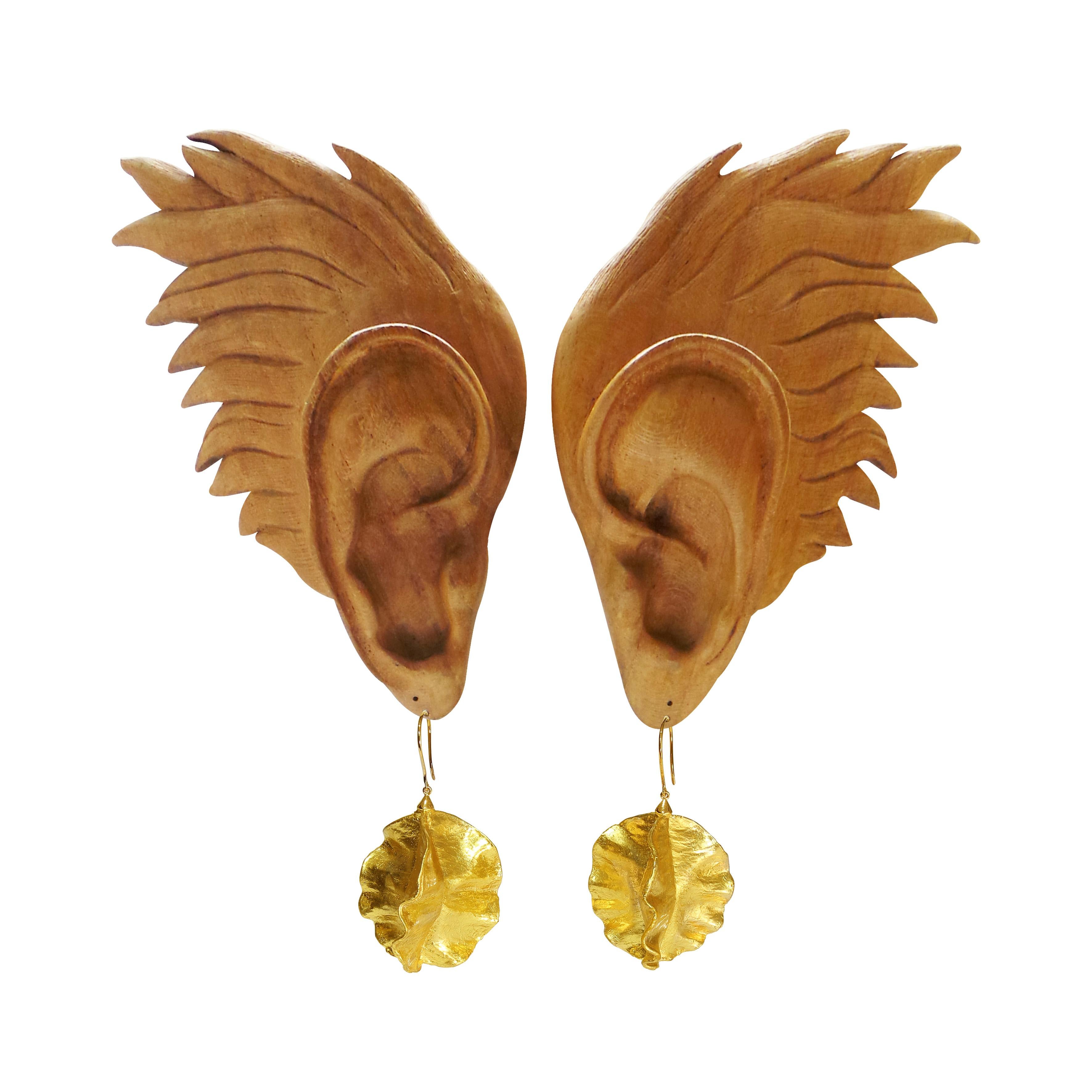 Hop Flower Gold Dangle Drop Earrings In New Condition For Sale In Bangkok, Bangkok