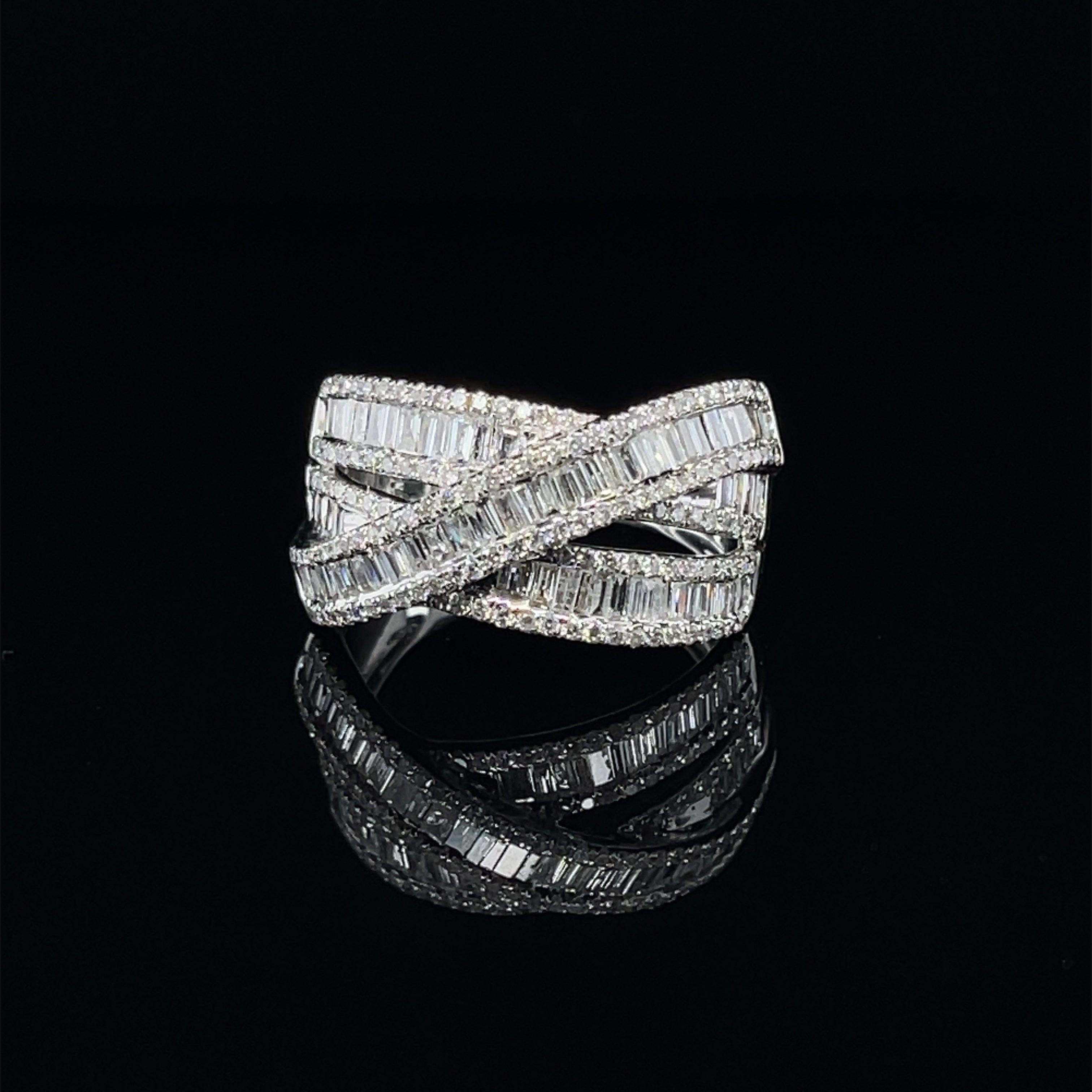 Contemporary 'Hope' 18CT White Gold Trilogy Stack Ring For Sale