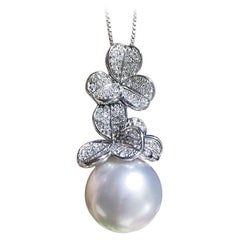 【Vine Symphony】Hope in Bloom Clover Whisper Pendant