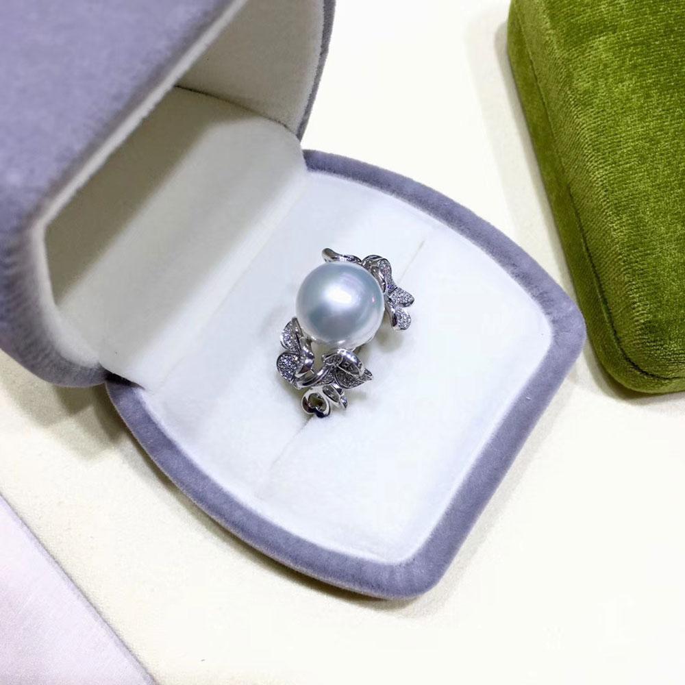 【Lustre Arc】Petal Scroll South Sea Pearl & Diamond Ring en vente 3