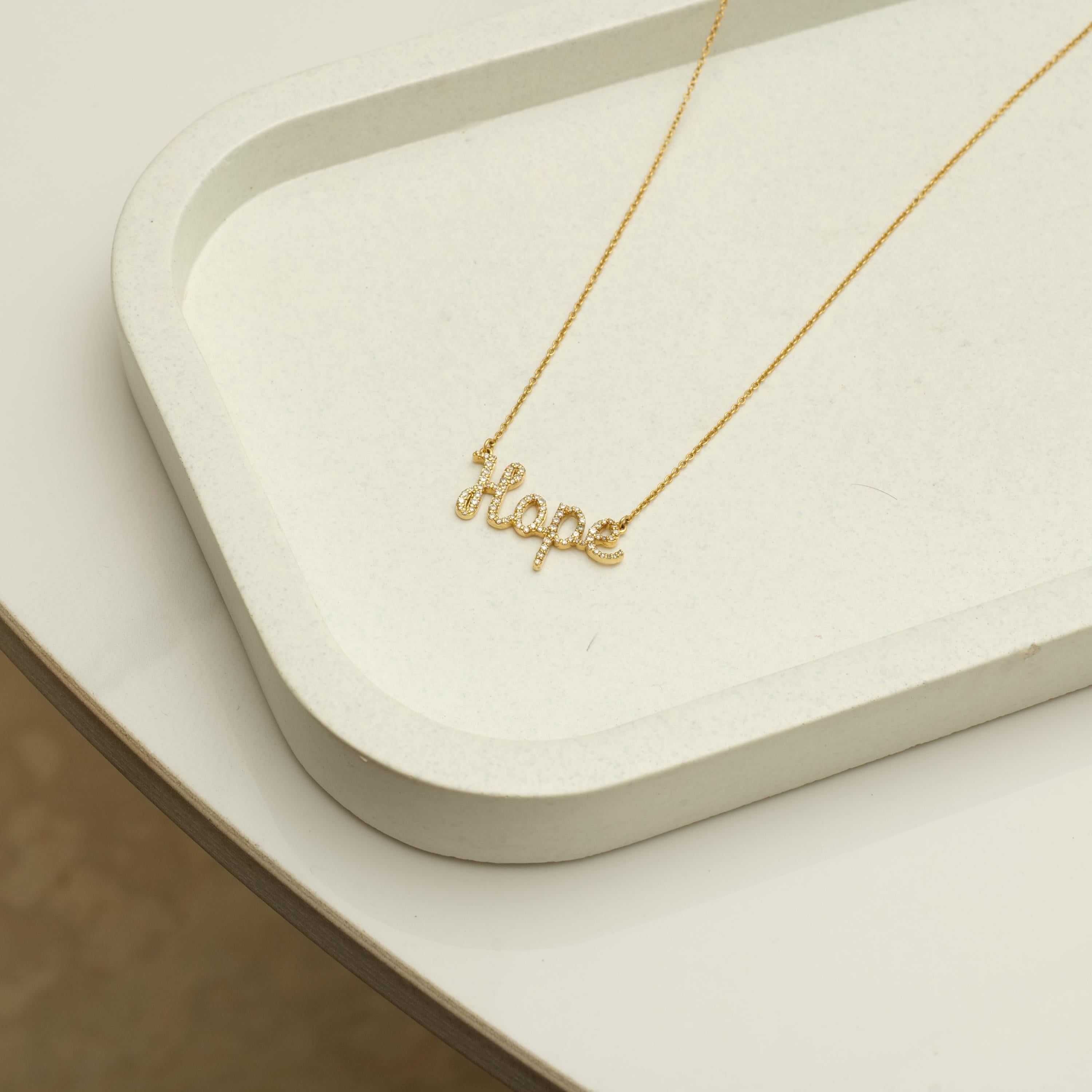 Hope Letter Diamant-Anhänger Halskette aus 14k massivem Gold (zertifiziert) (Rundschliff) im Angebot
