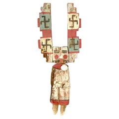 Hopi geschnitzte und bemalte Kachina-Puppe aus Holz