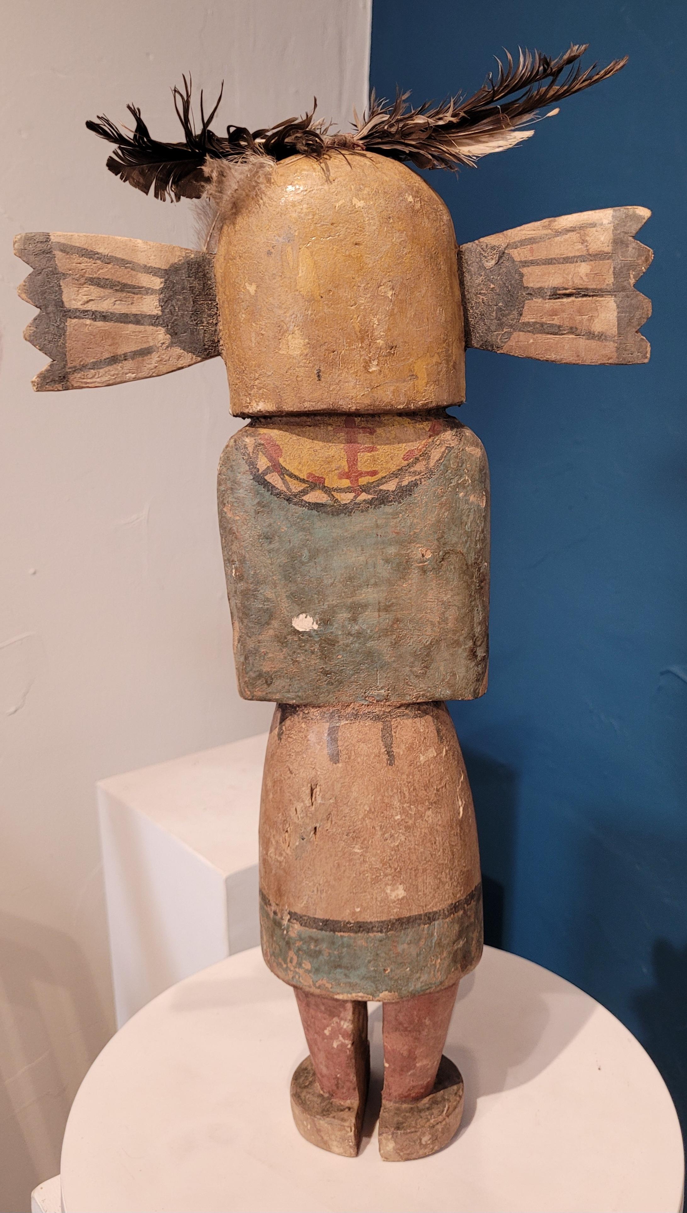 Muñeca Hopi Katsina. - Figurative Sculpture Marrón de Hopi Tribesmen