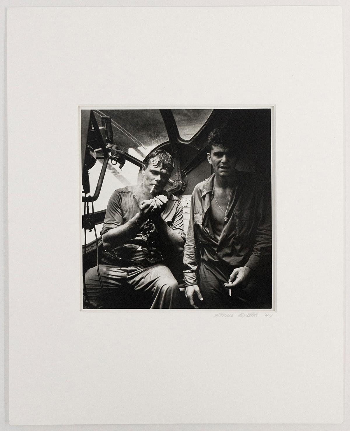 Rescued Airman (Smoking an Bord 'PBY Blister Gunner'), Rabaul (Zeitgenössisch), Photograph, von Horace Bristol