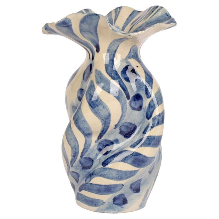 Horace Elliott London Arts & Crafts Studio Pottery Blau glasierte Blumenvase im Angebot bei 1stDibs Deutschland