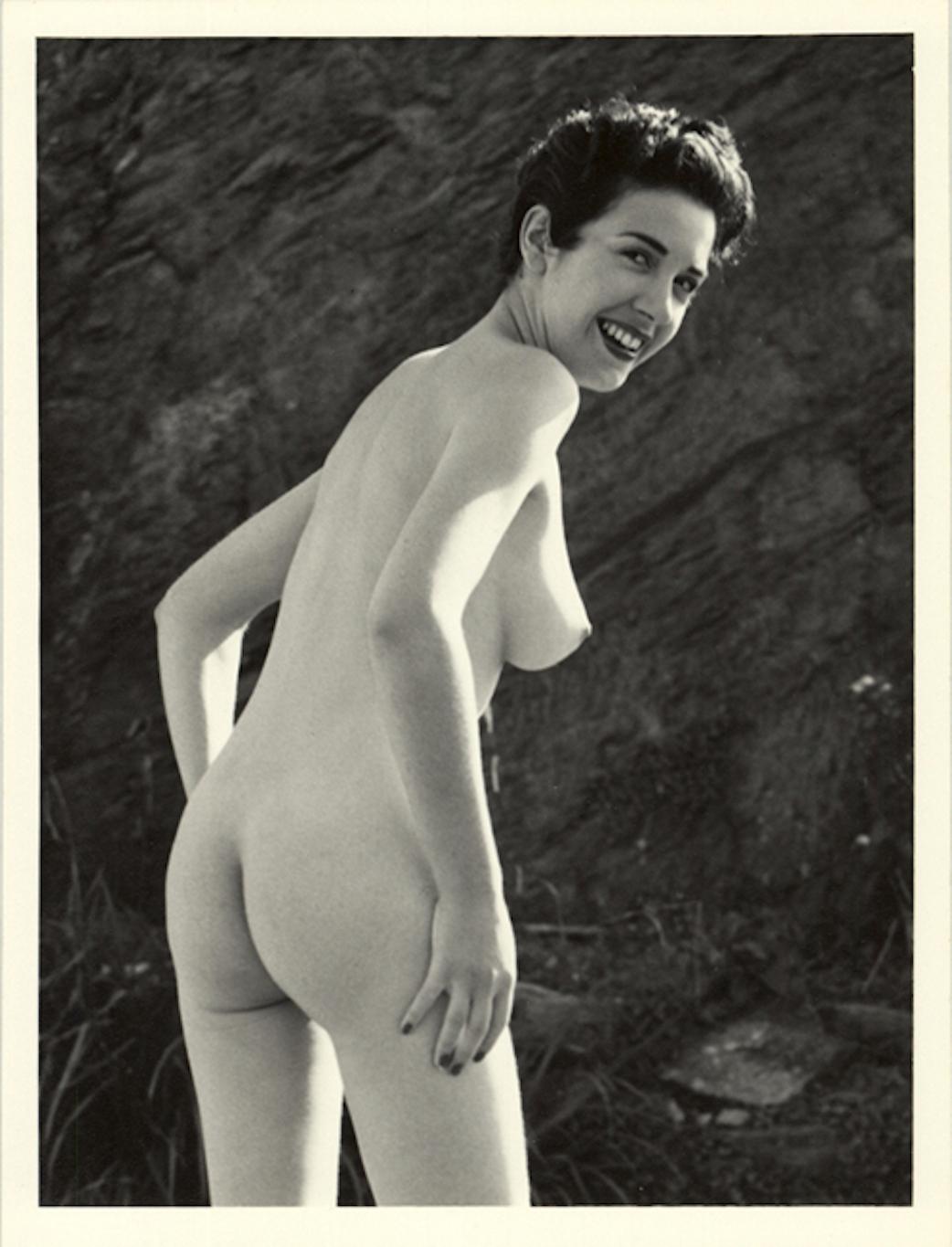 Female nude - Photograph by Horace Roye