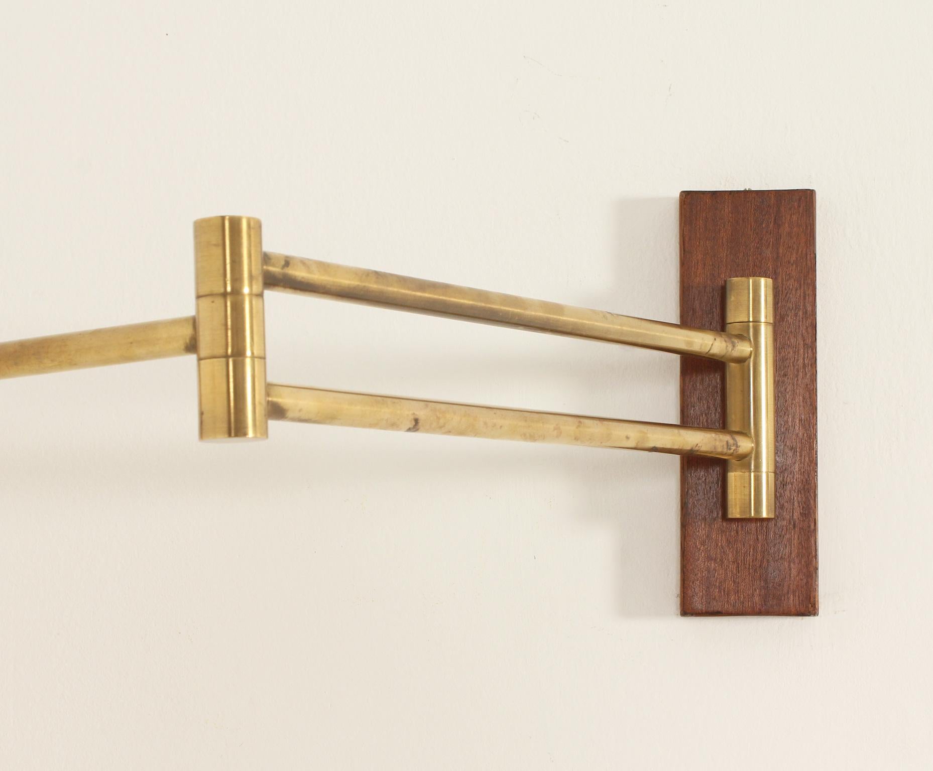 Lampada da parete Horisont in ottone di Jo Hammerborg per Fog & Mørup, Danimarca, 1969 in vendita 1