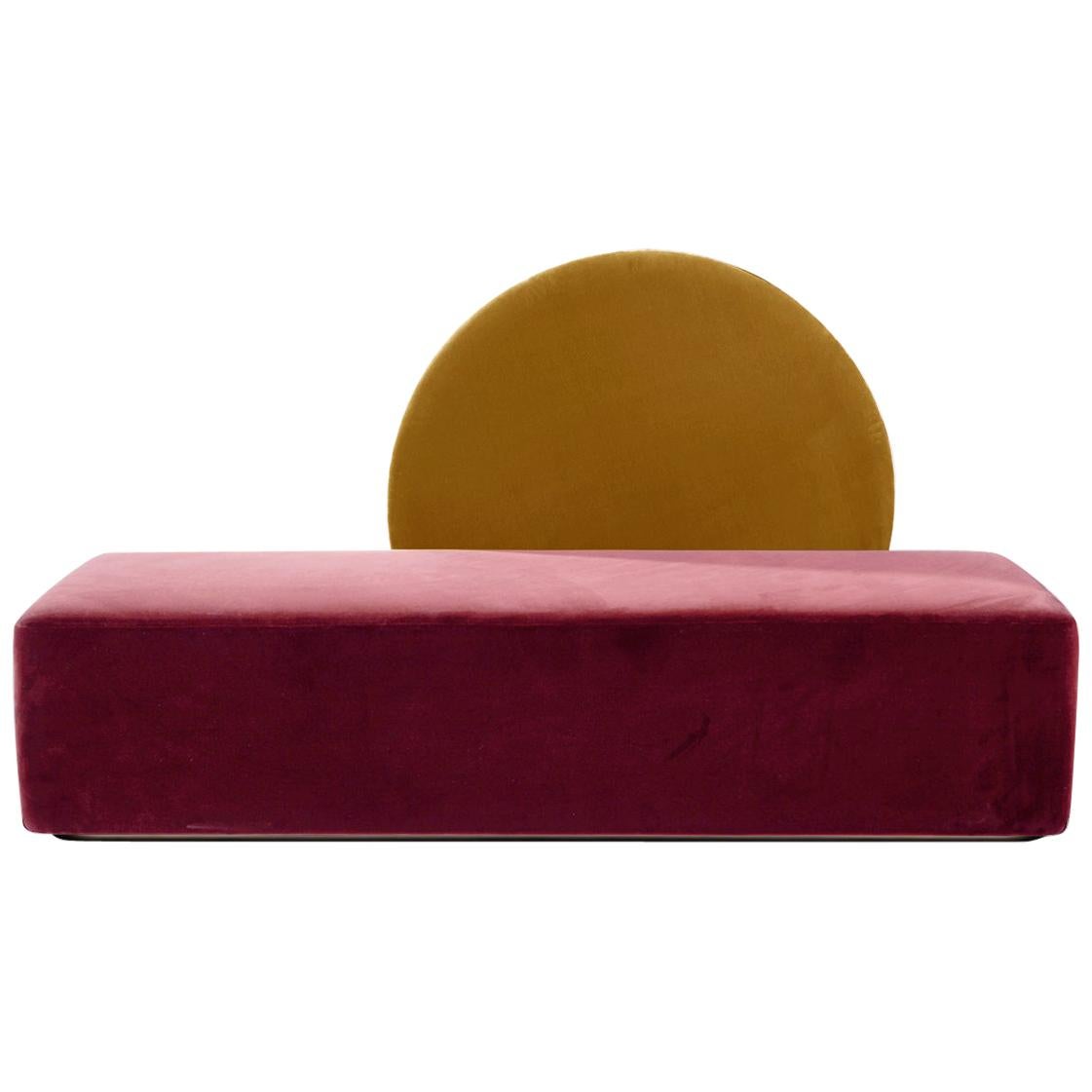 Horizon Zeitgenössisches Sofa aus Stoff und Metall im Angebot