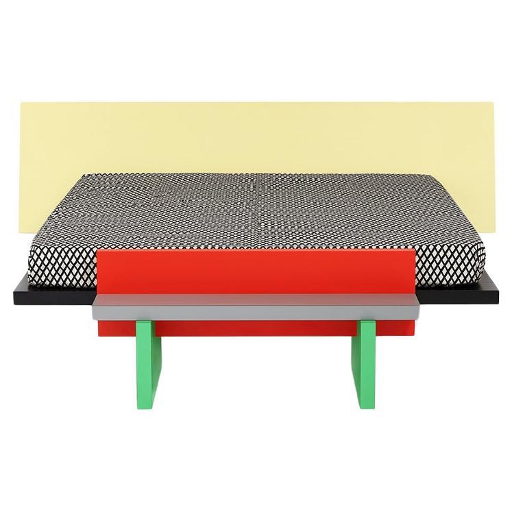 Horizon Doppelbett, von Michele de Lucchi für Memphis Milano Kollektion im Angebot
