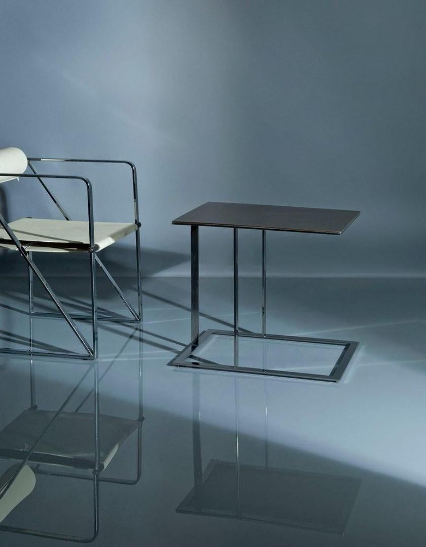 Une composition dorée de lignes et de surfaces apparemment flottantes 
Design/One : Georges Amatoury Studio

Options de personnalisation :
- Taille
- Finitions
- Peut être adapté à une fonction différente, au cas par cas.