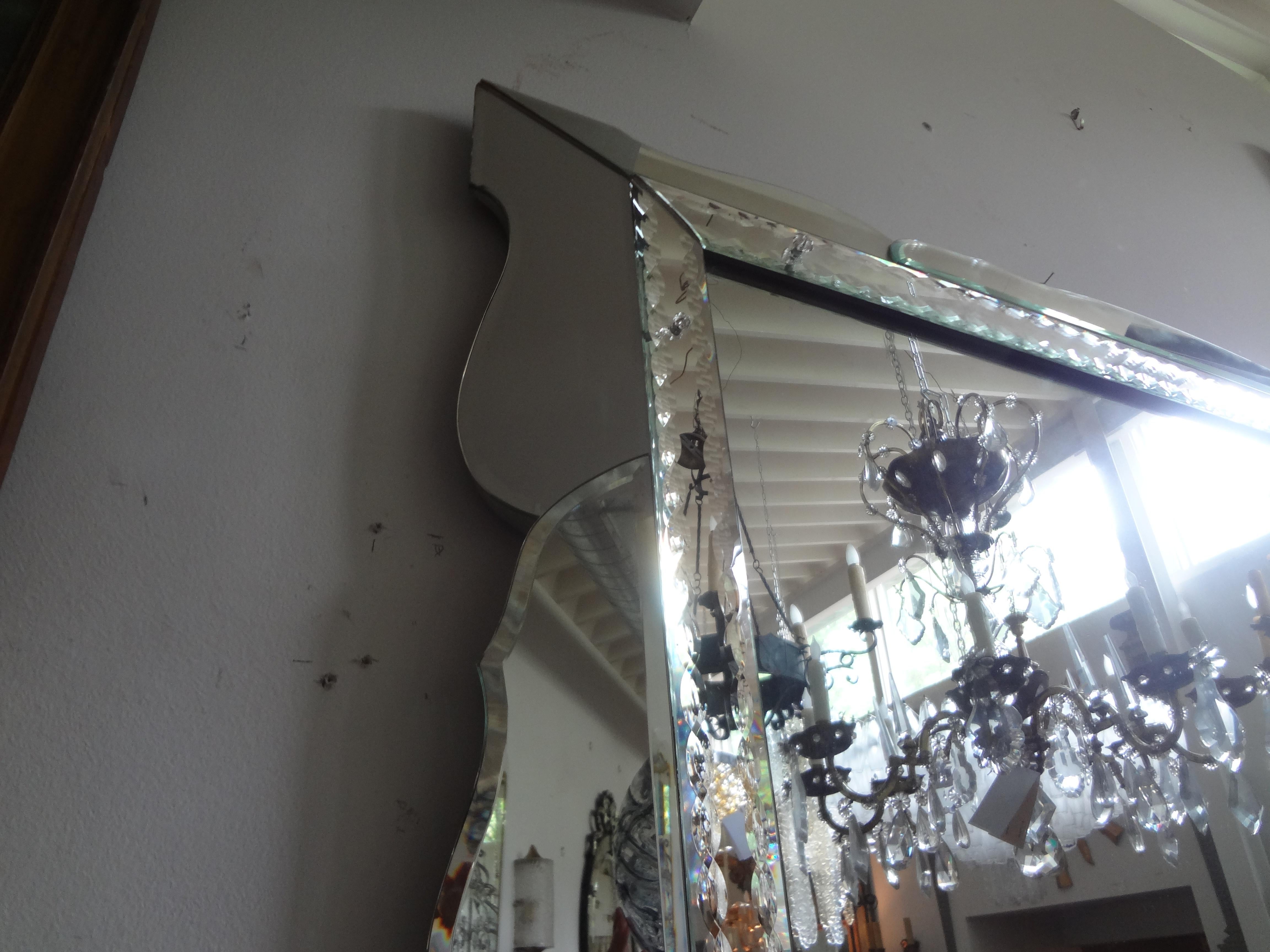 Horizontal Venetian Beveled Mirror with Scalloped Border 2