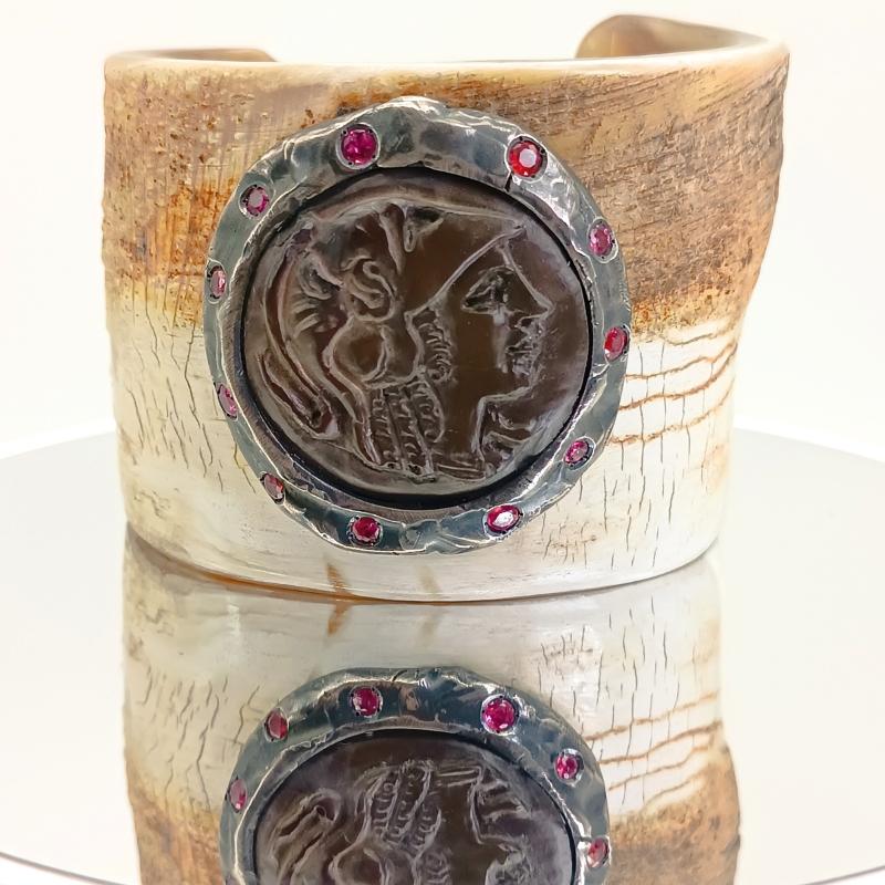 Women's or Men's Horn Bracelet For Sale