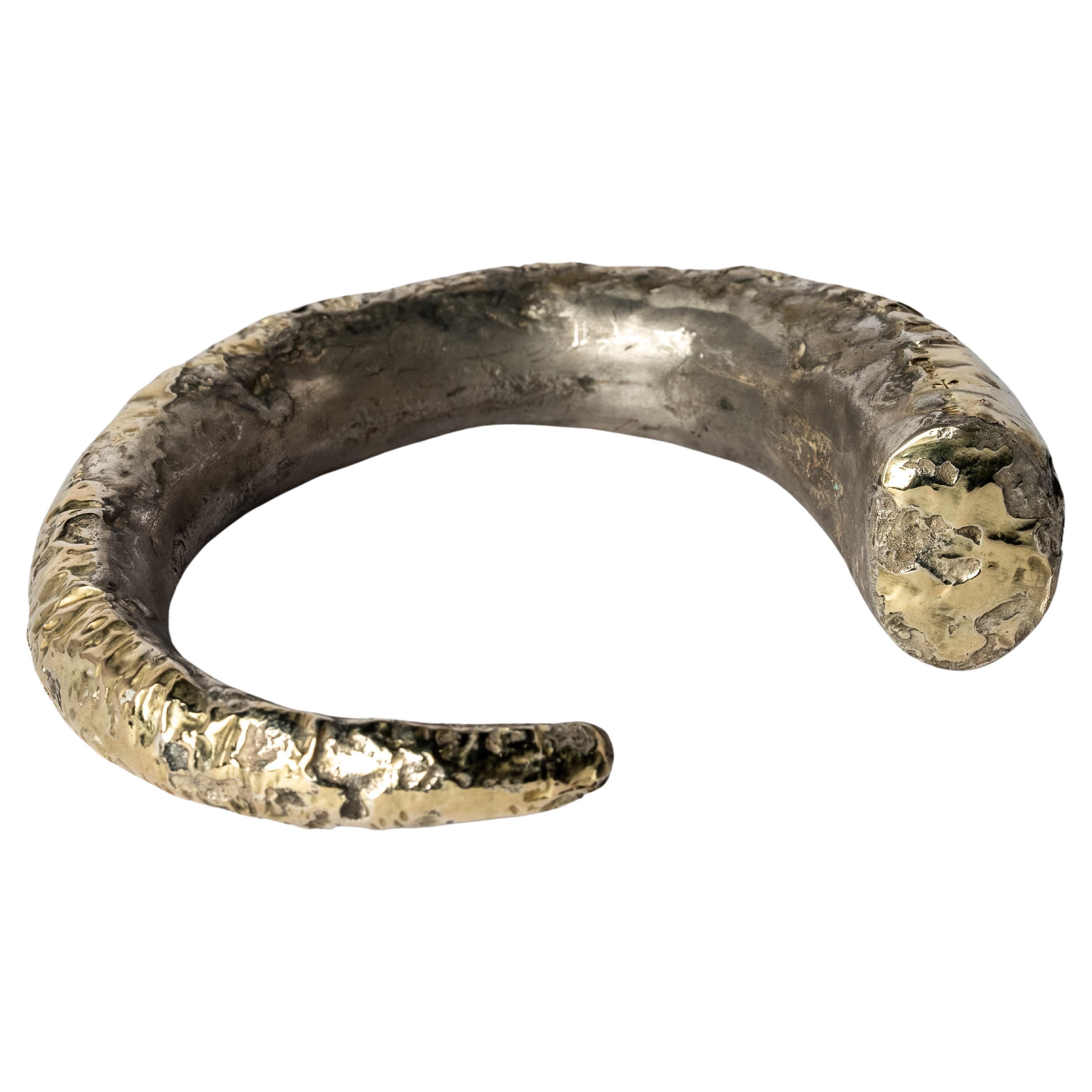 Horn Bracelet (Full Fuse, DA18K) For Sale