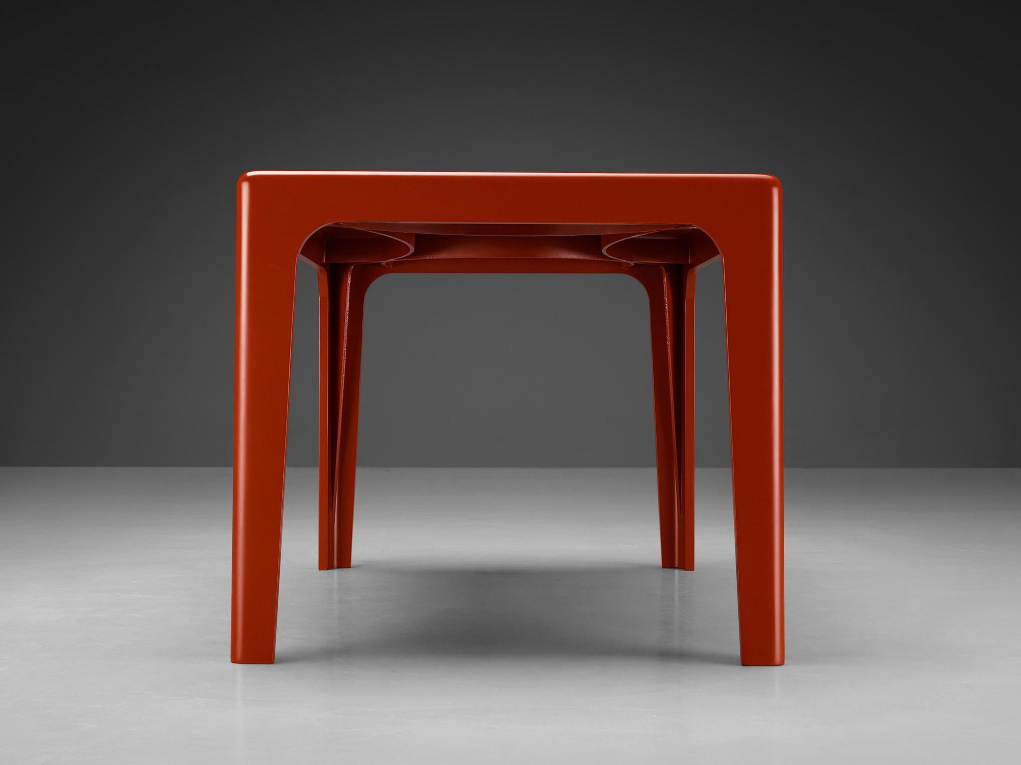 Horn Collection Post-Modern Dining Table in Red Polyurethane Plastic 1970s In Good Condition For Sale In Waalwijk, NL