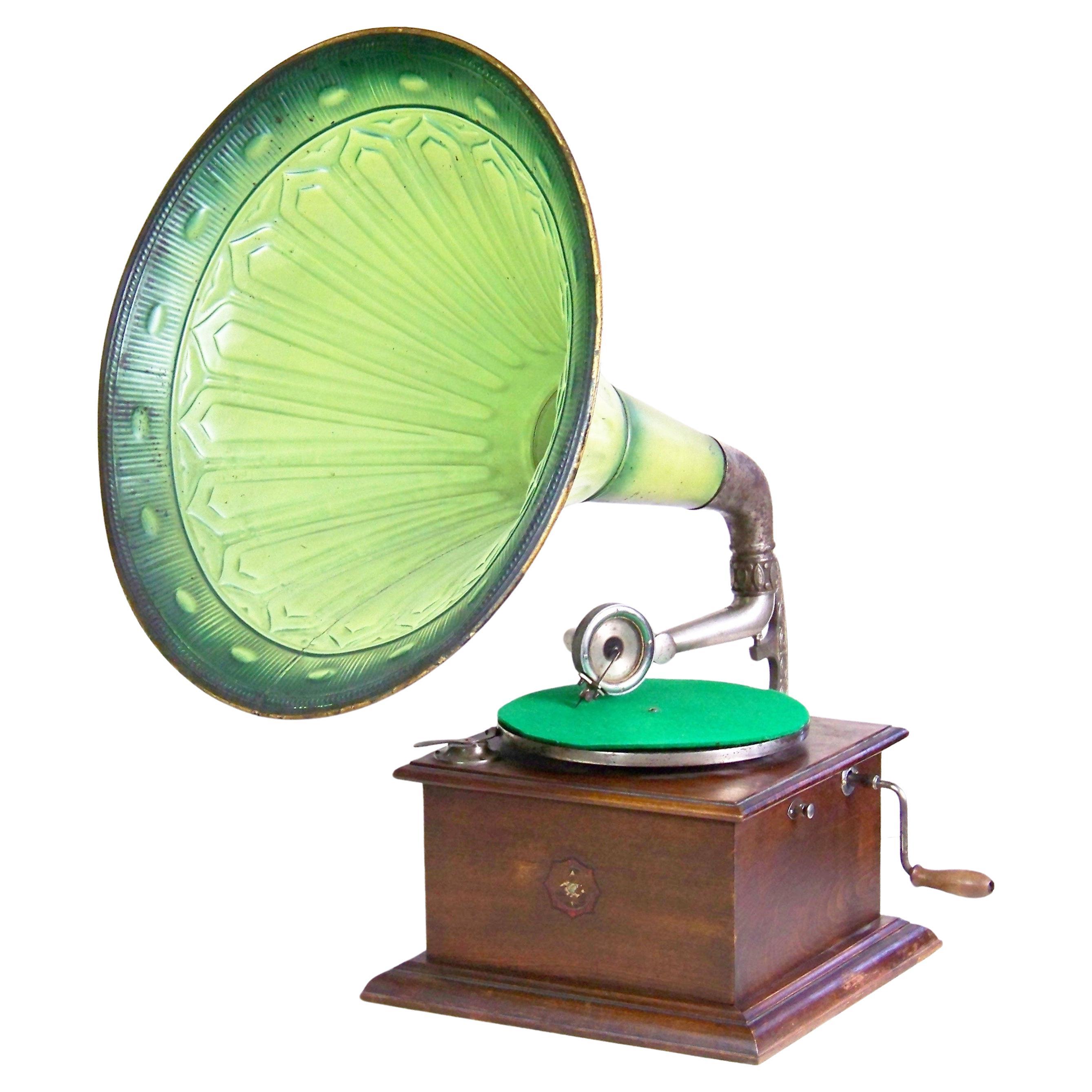 Horn Gramophone