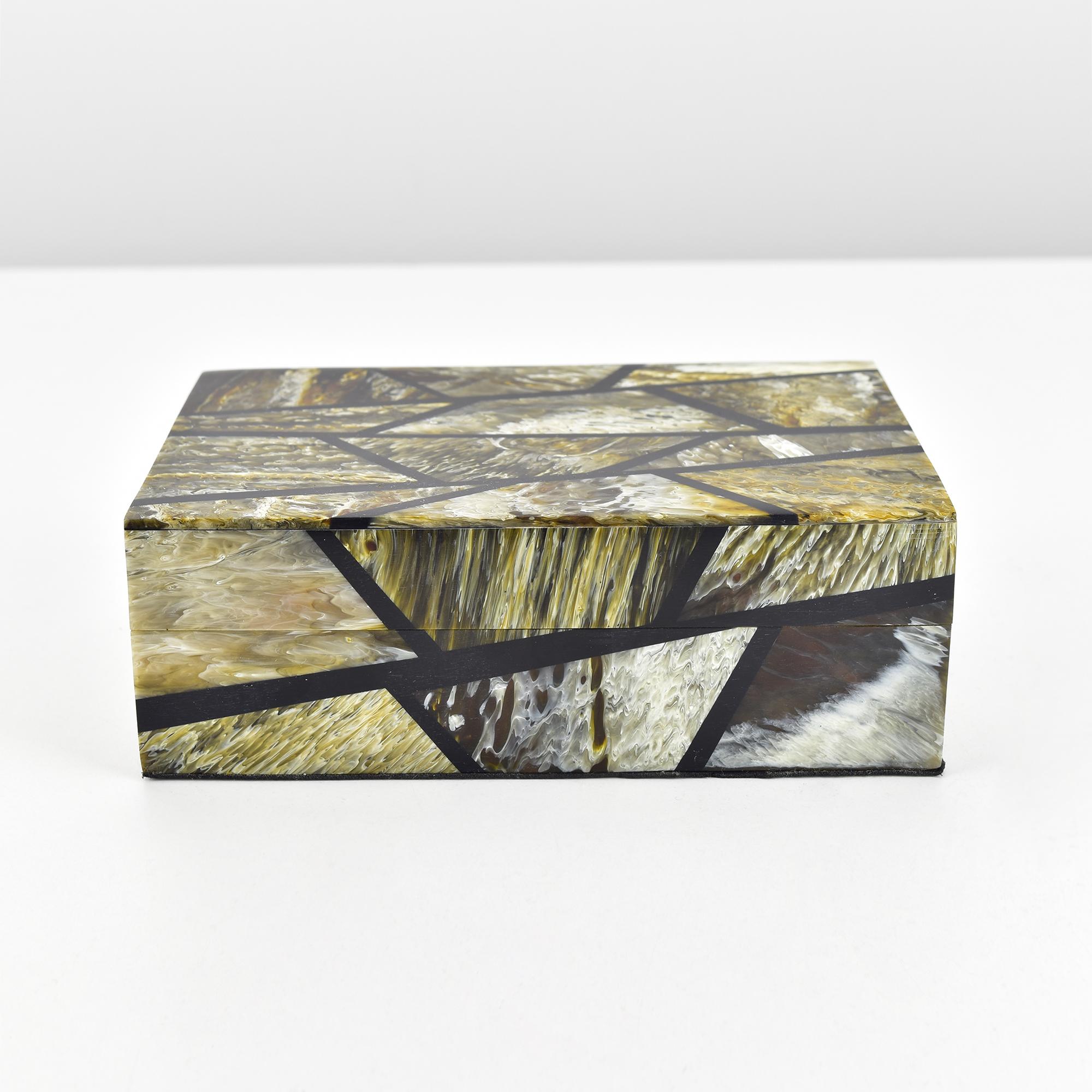 Mosaico de Cuerno Caja Decorativa para Cigarrillos Art Decó Estilo Modernista Desconocido en venta