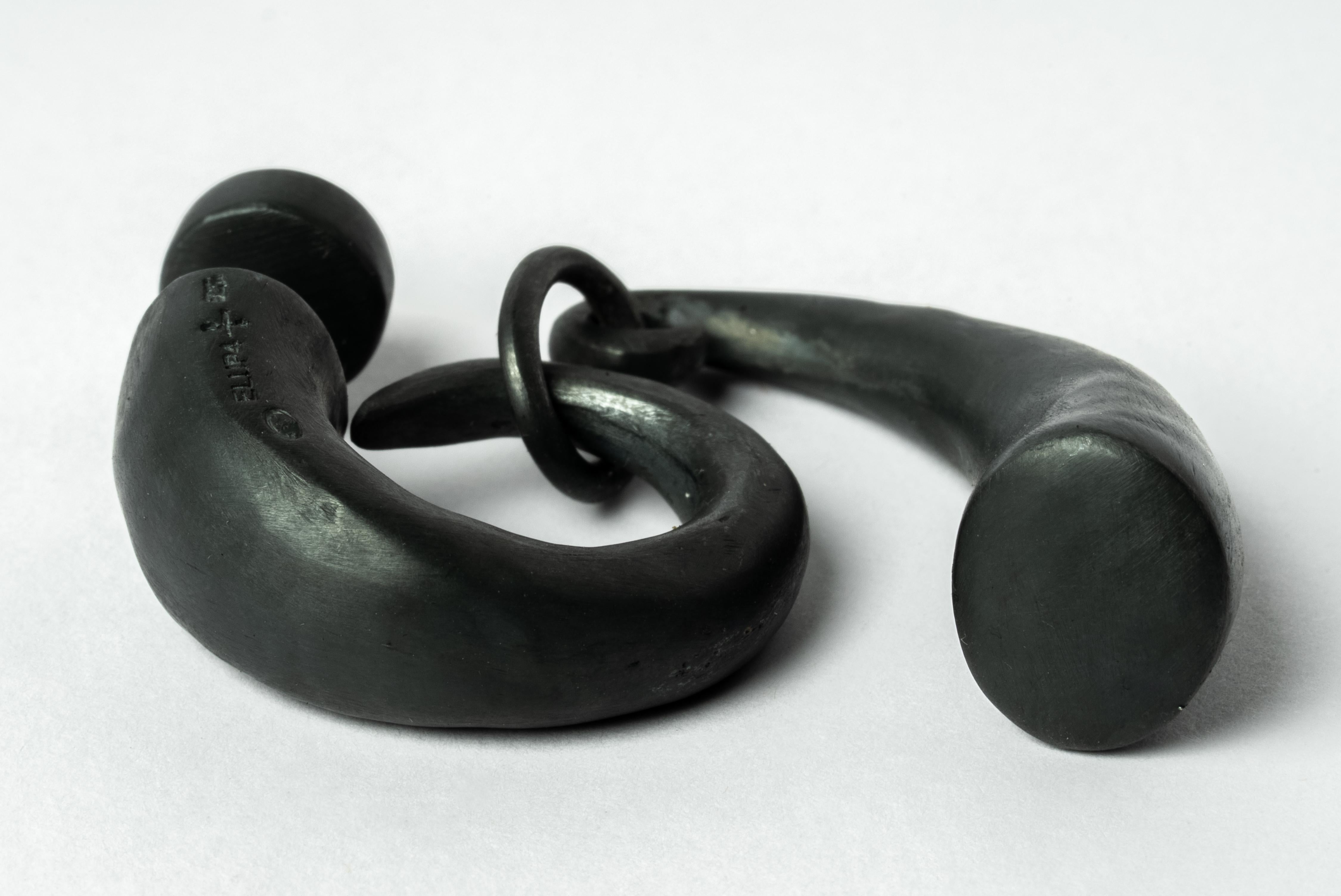 Women's or Men's Horn Pendant Earring (KA) For Sale