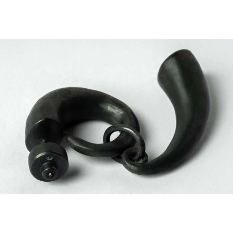 Horn Pendant Earring (KA) For Sale 1