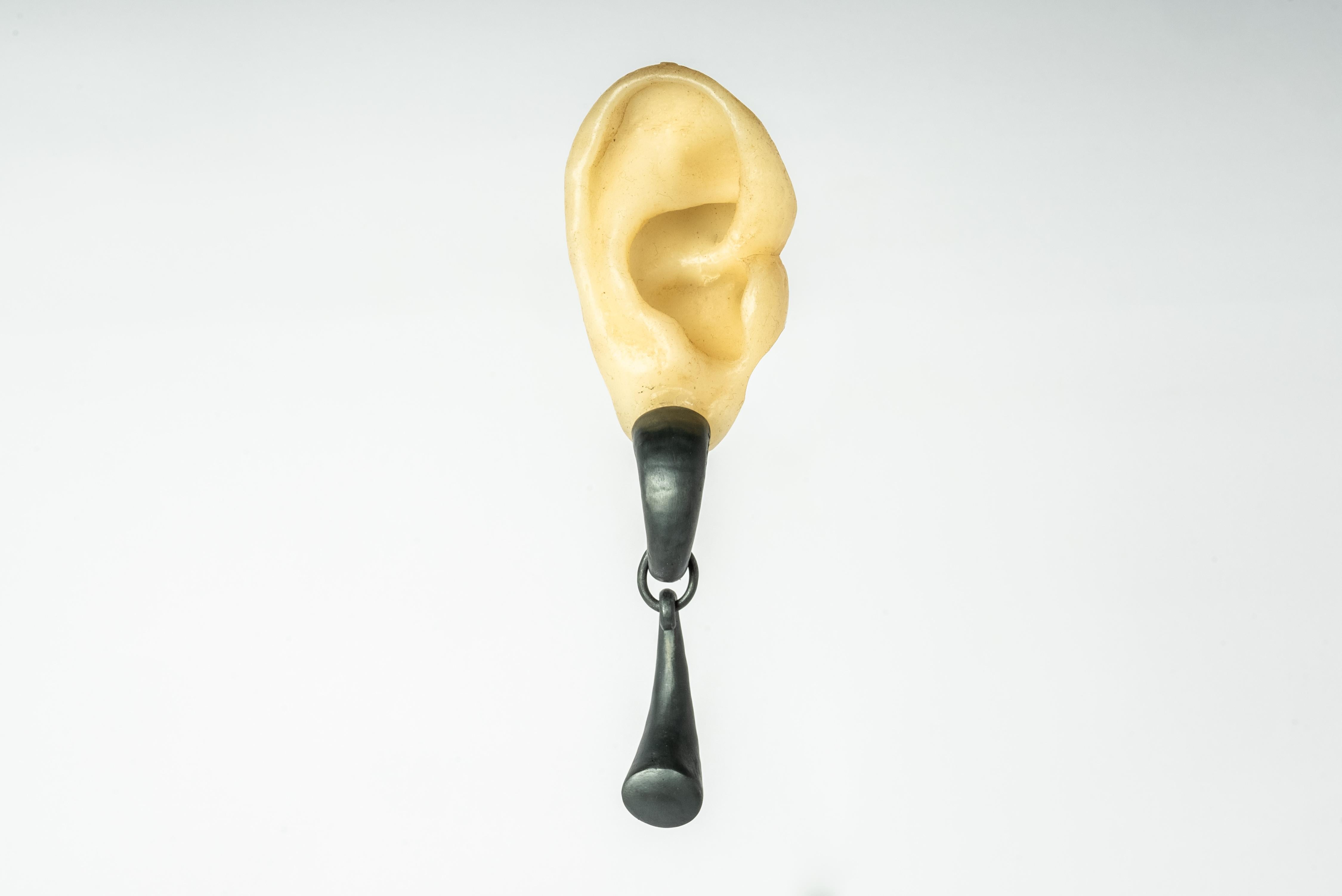 Horn Pendant Earring (KA) For Sale 2
