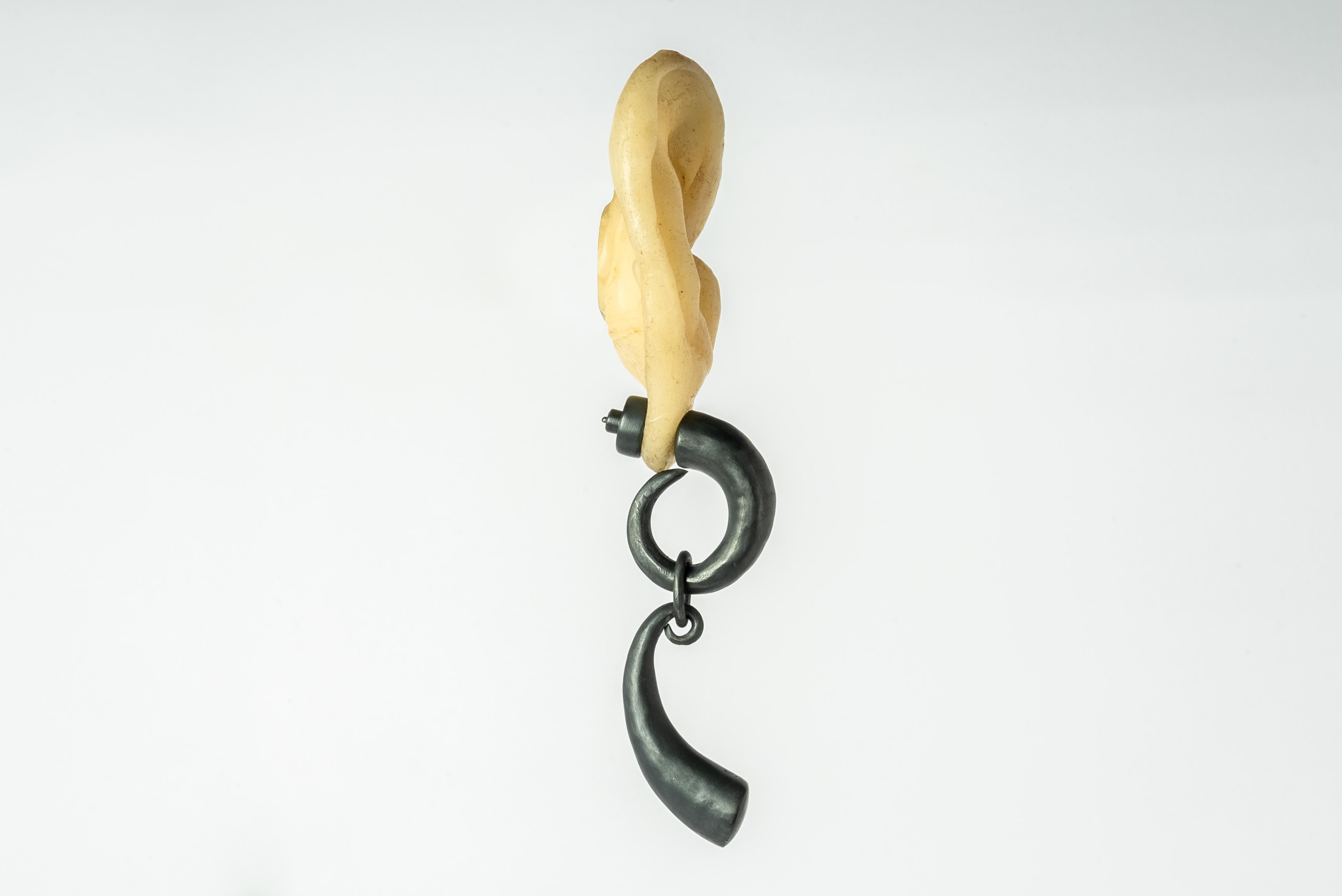 Horn Pendant Earring (KA) For Sale 3