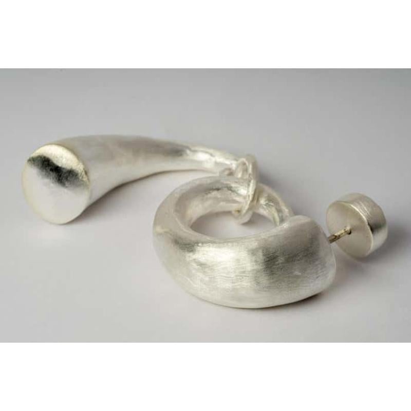 Horn Pendant Earring (MA) In New Condition For Sale In Hong Kong, Hong Kong Island