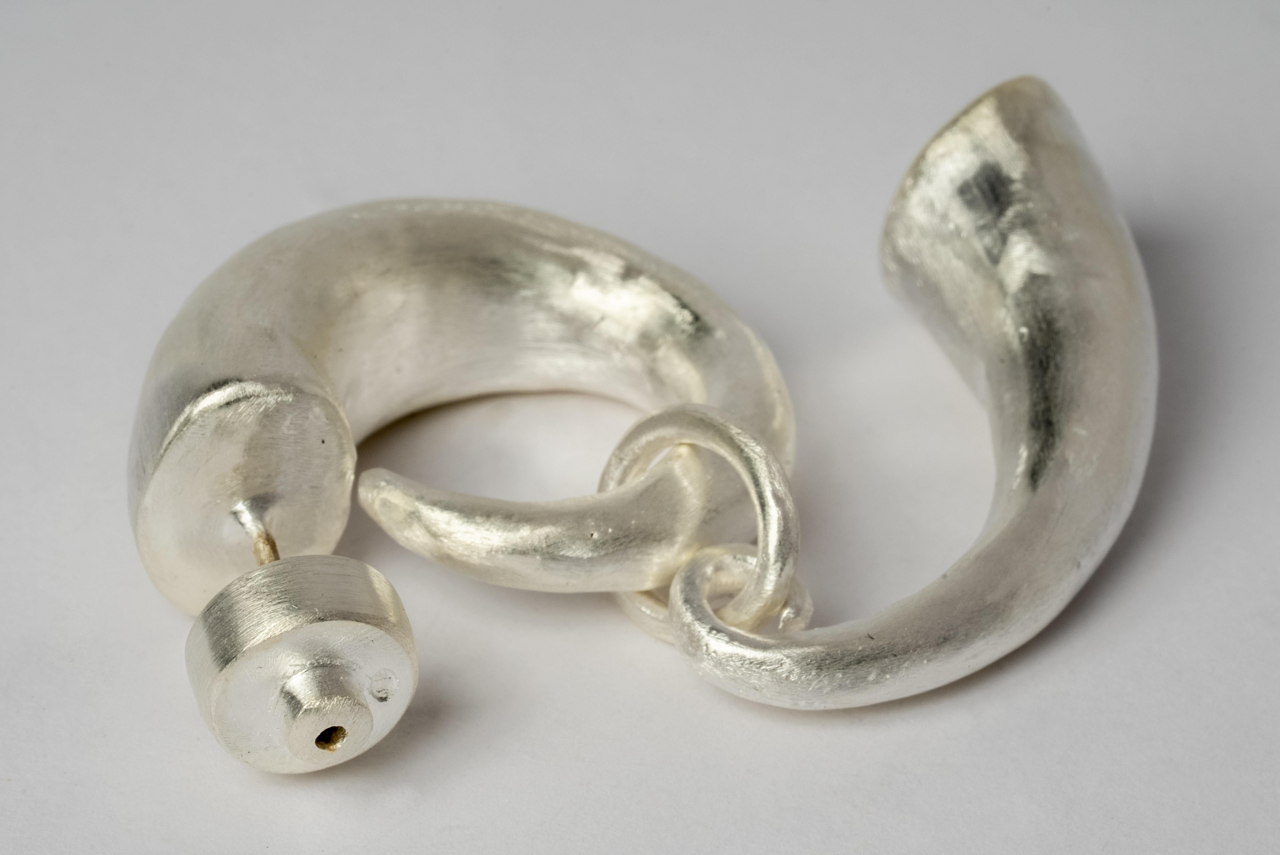 Horn Pendant Earring (MA) For Sale 1