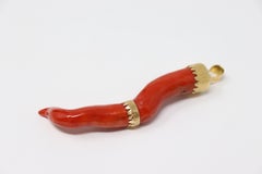 Horn Pendant in Gold and Coral
